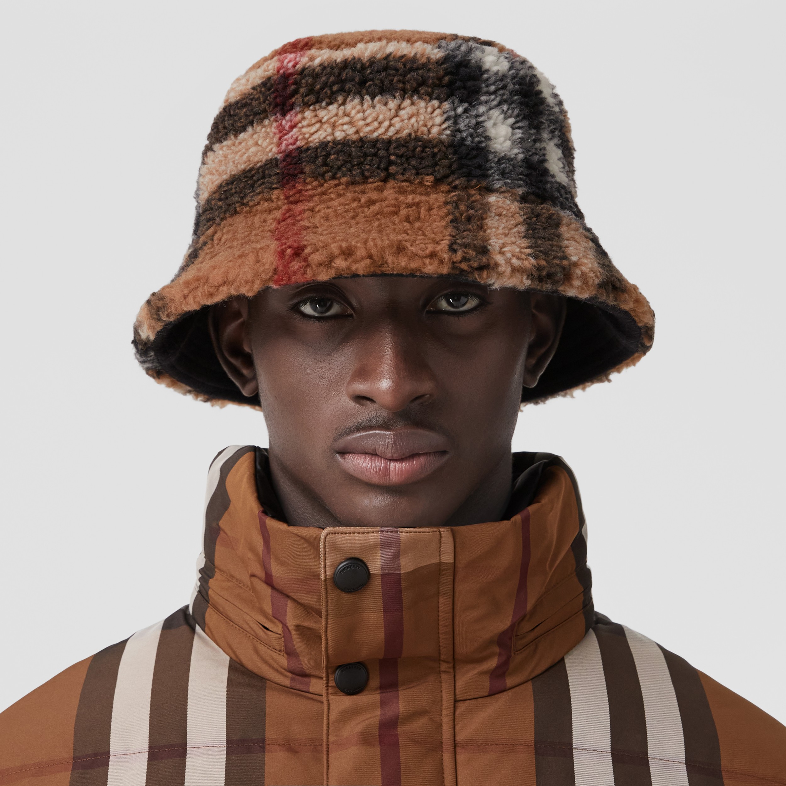 Reversible Check Fleece Bucket Hat in Birch Brown | Burberry® Official