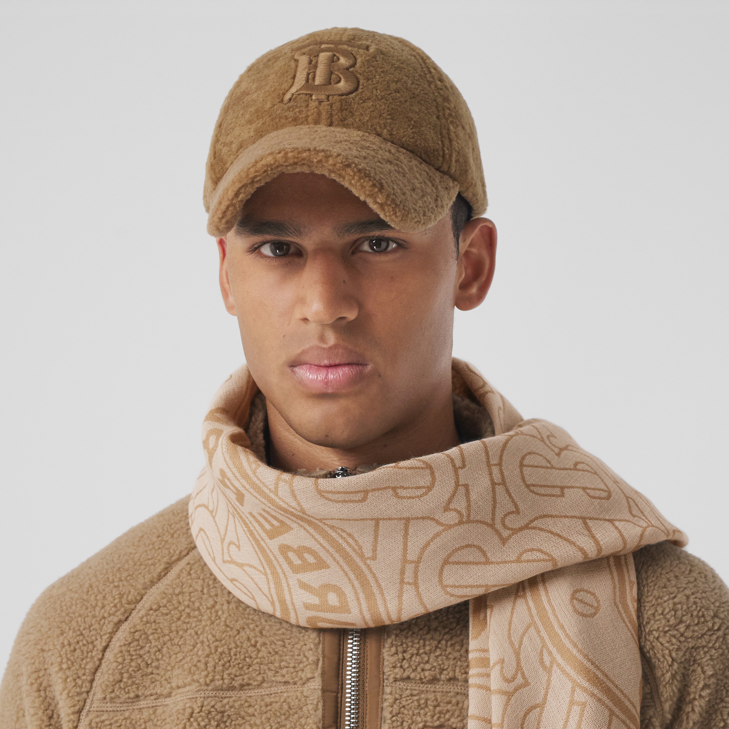 Lightweight Logo Graphic Cashmere Jacquard Scarf in Camel | Burberry® Official - 4