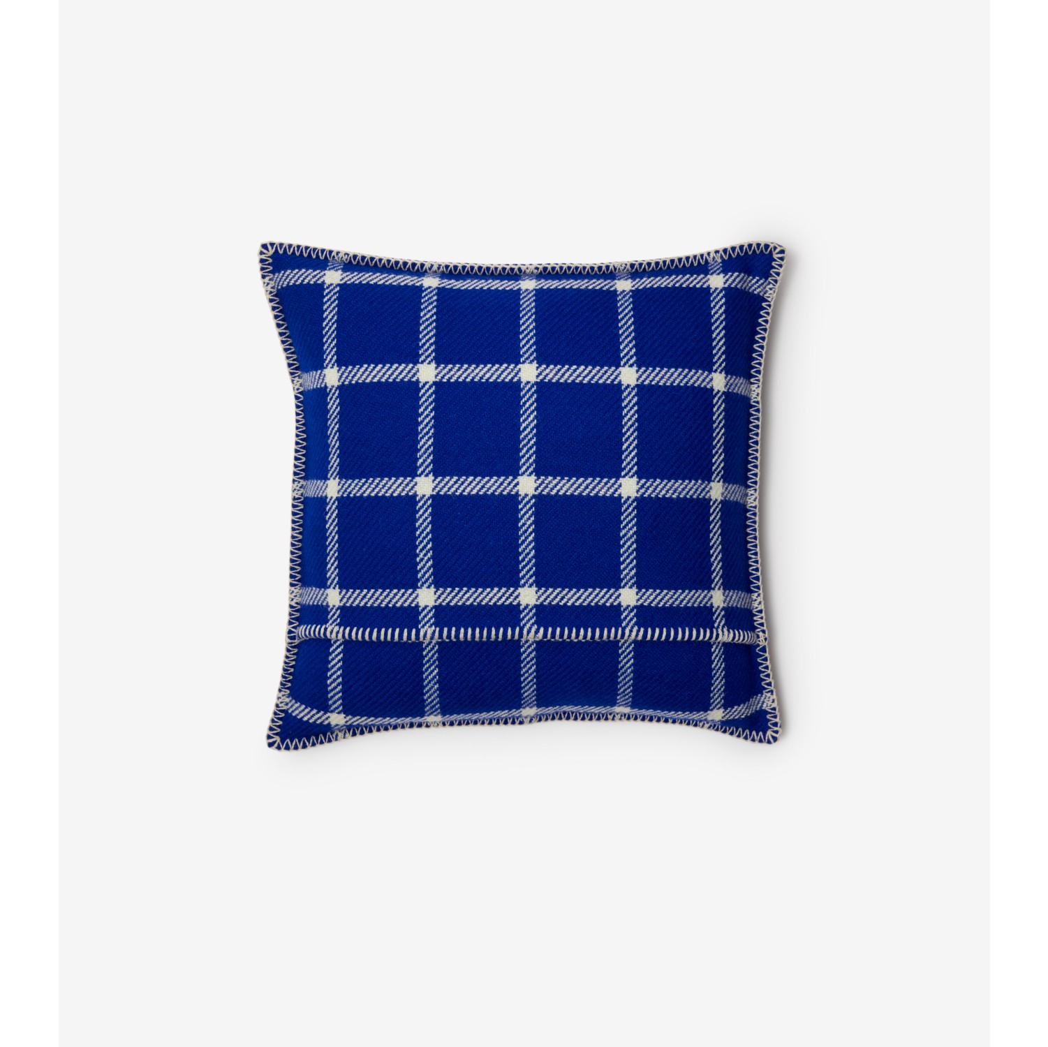 Burberry throw clearance pillows