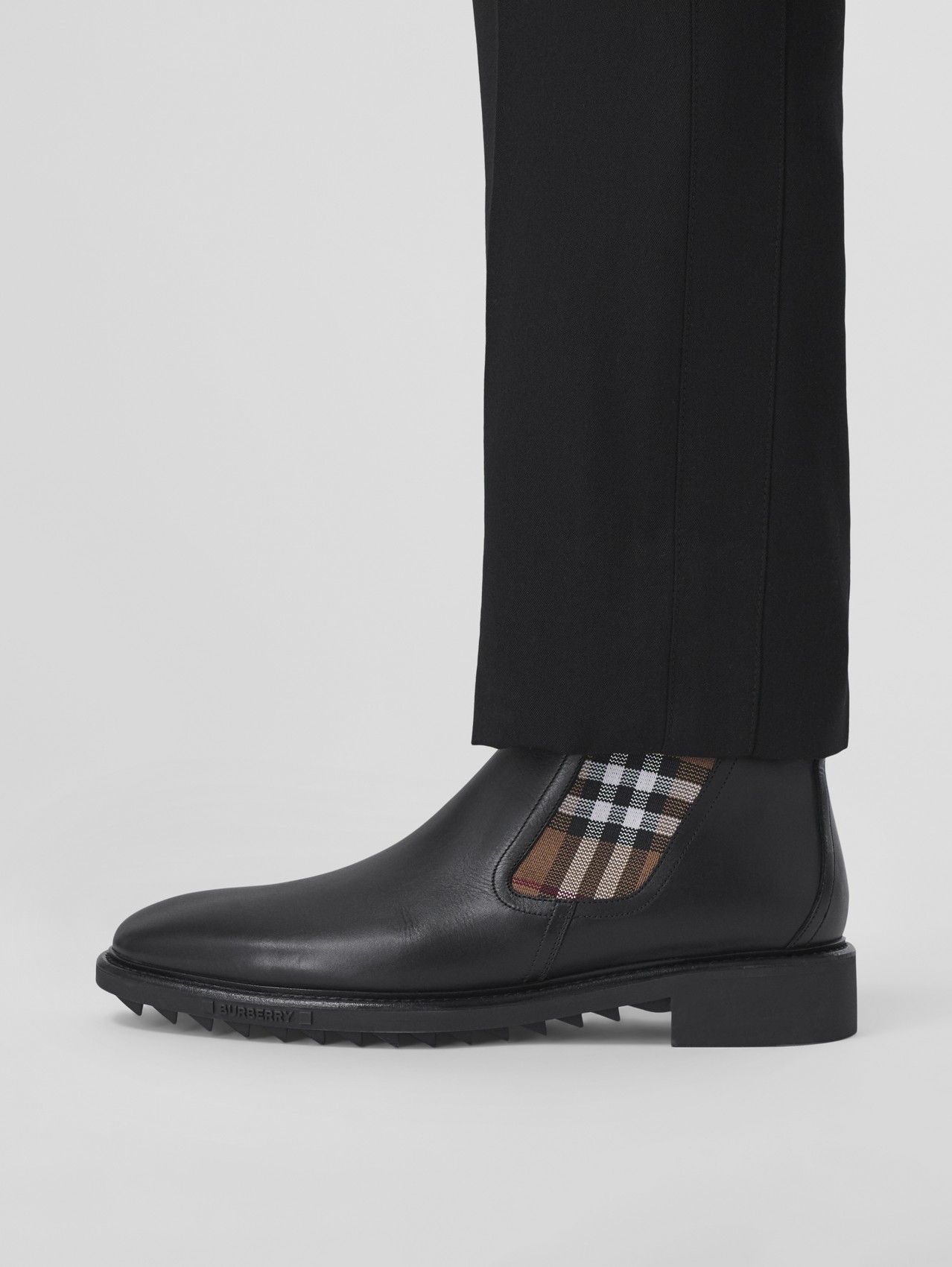 Vintage Check Detail Leather Chelsea Boots in Black/birch Brown