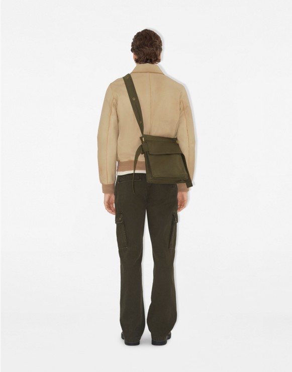 メンズ シグネチャー トレンチバッグ | Burberry® 公式サイト メンズ シグネチャー トレンチバッグ | Burberry® 公式サイト