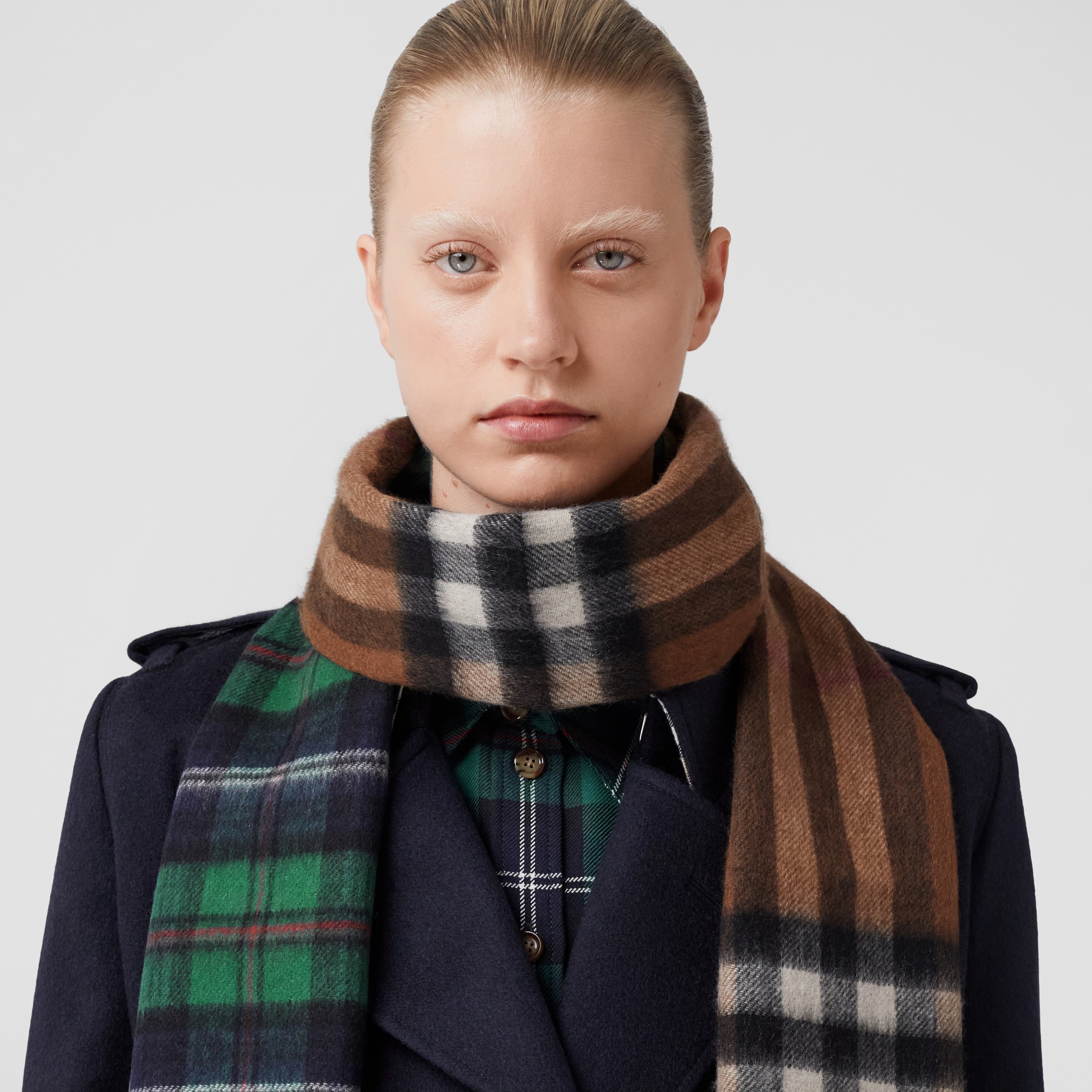 Reversible Check Cashmere Scarf in Multicolour | Burberry® Official - 3