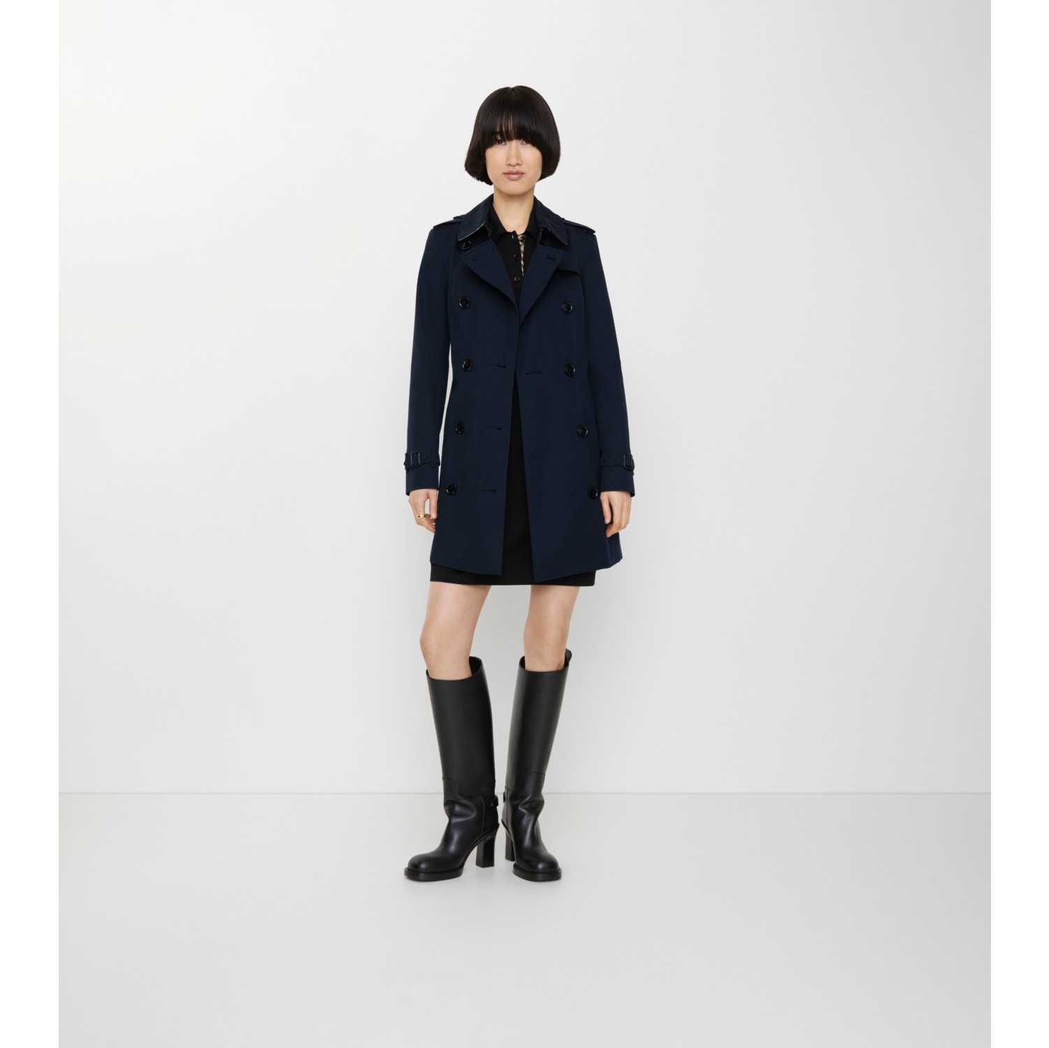 【水面さん専用】ショートトレンチコート：BURBERRY ショート チェルシー ヘリテージ トレンチコート (コールブルー