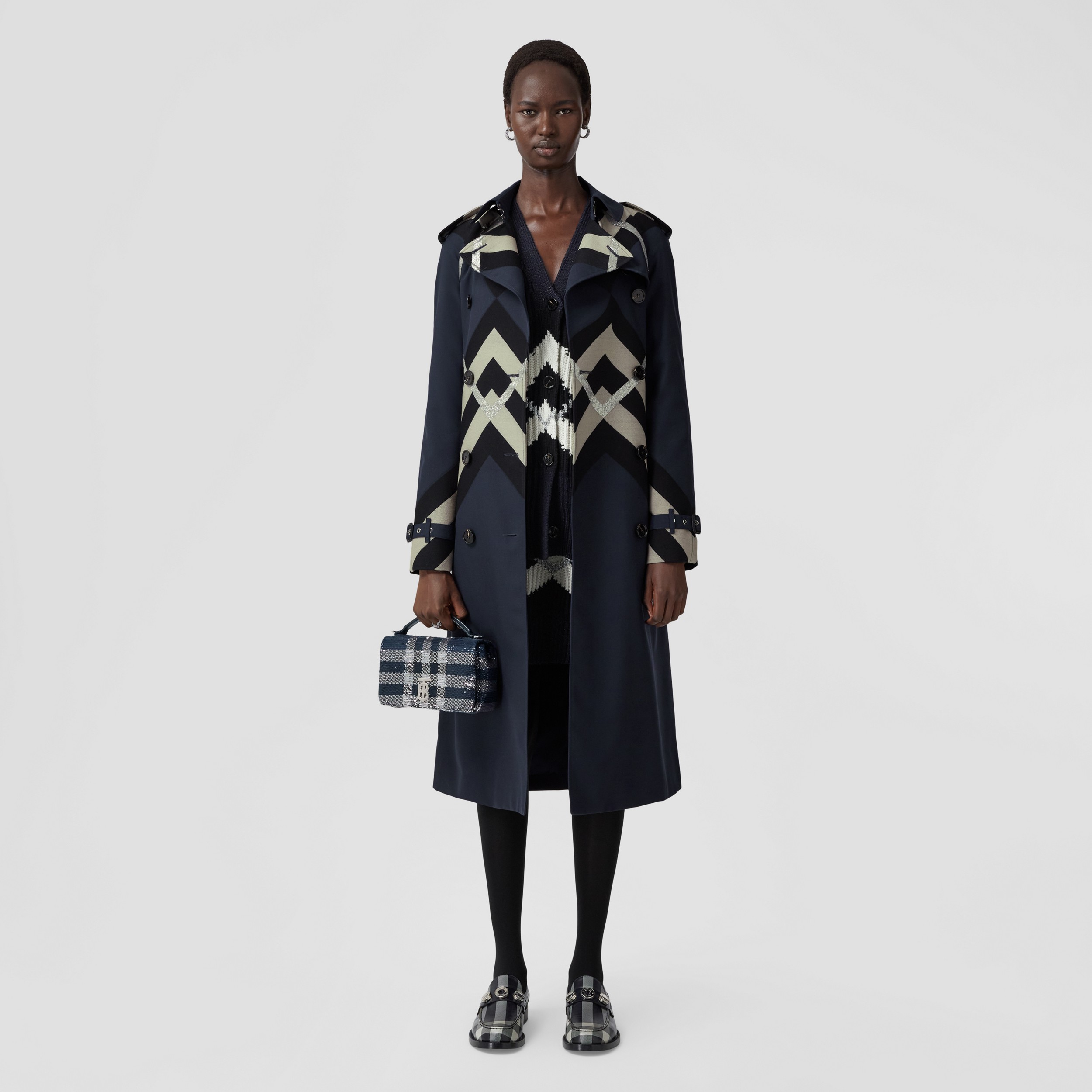 Chevron Check Wool Jacquard Waterloo Trench Coat – Exclusive Capsule Collection in Dark Charcoal Blue - Women | Burberry® Official - 4