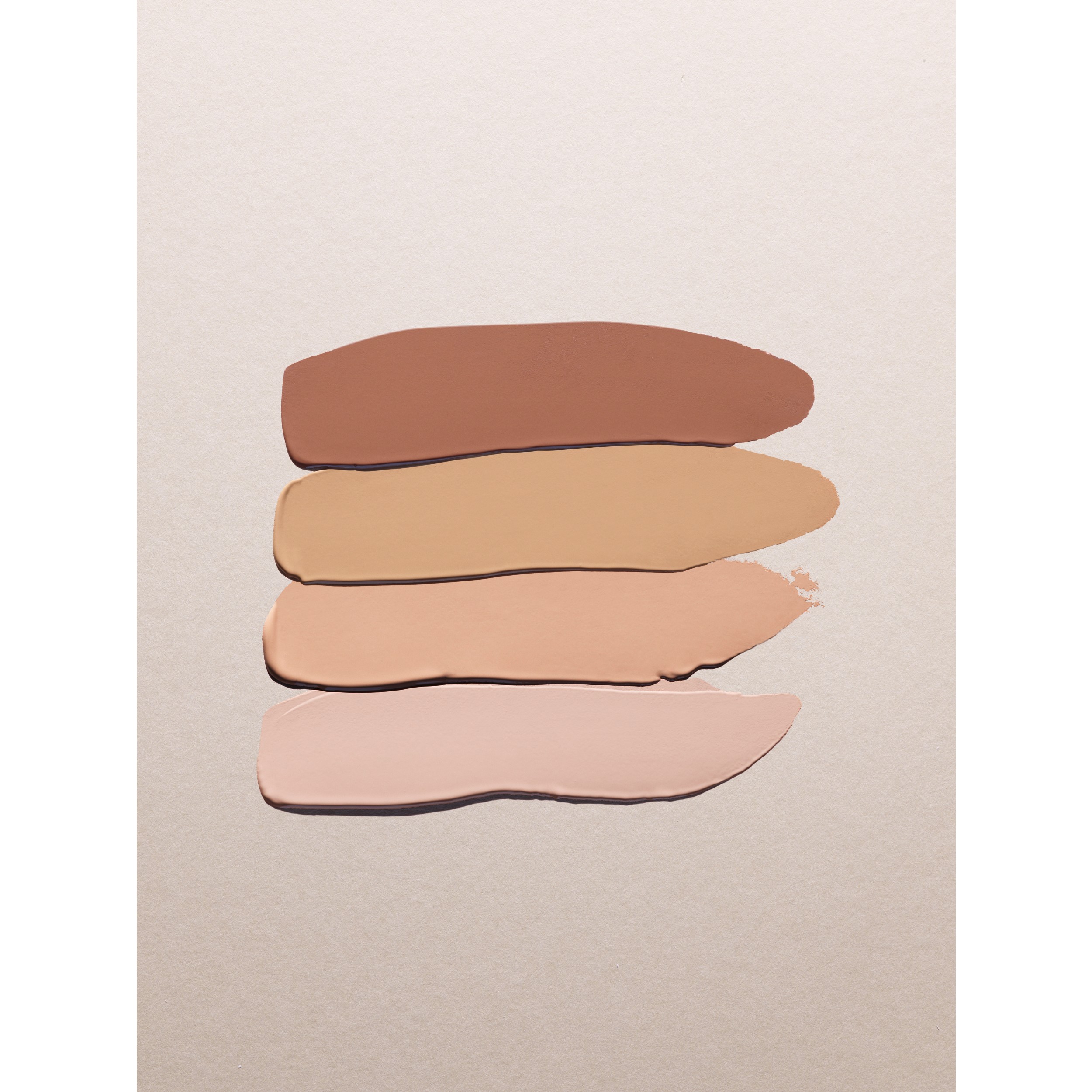 Matte Glow Liquid Foundation – 100 Deep Neutral - Women | Burberry® Official - 4