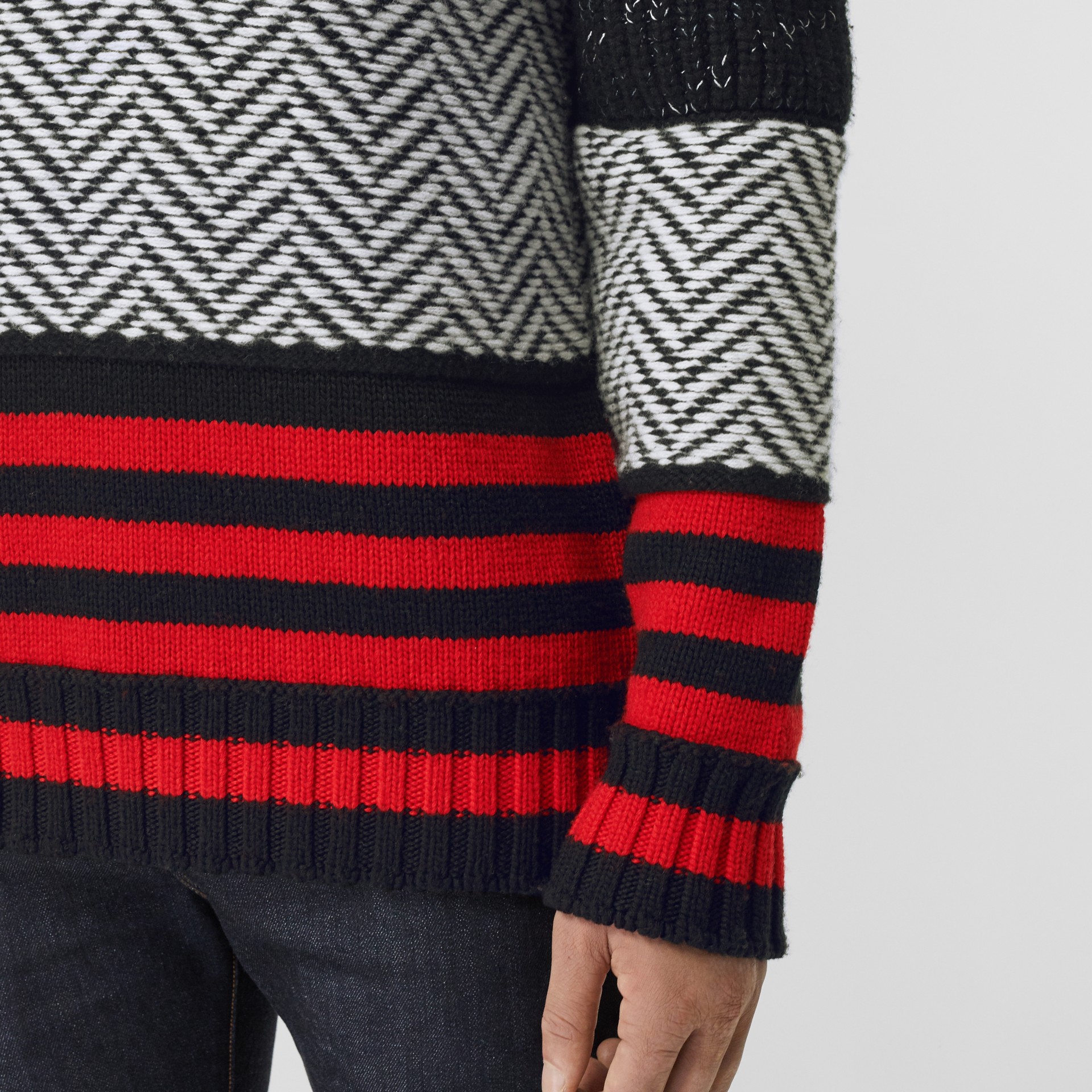 Contrast Knit Wool Cashmere Blend Sweater in Black - Men | Burberry ...