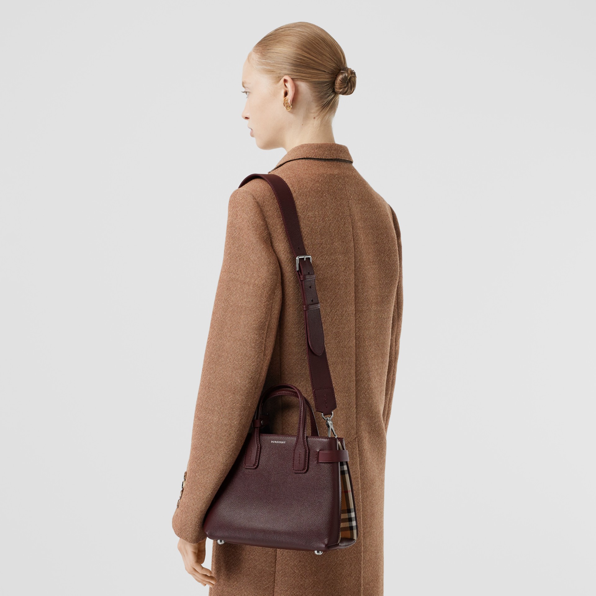 The Small Banner Bag In Leather And Vintage Check In Mahogany Red