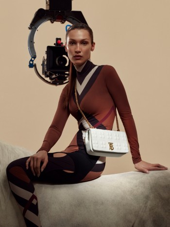 Actualizar 67+ imagen burberry lola bag campaign