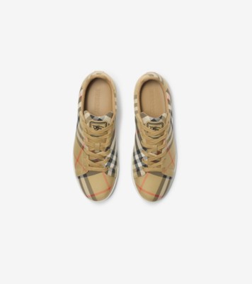 6091FA38-65DC-402C-A358-