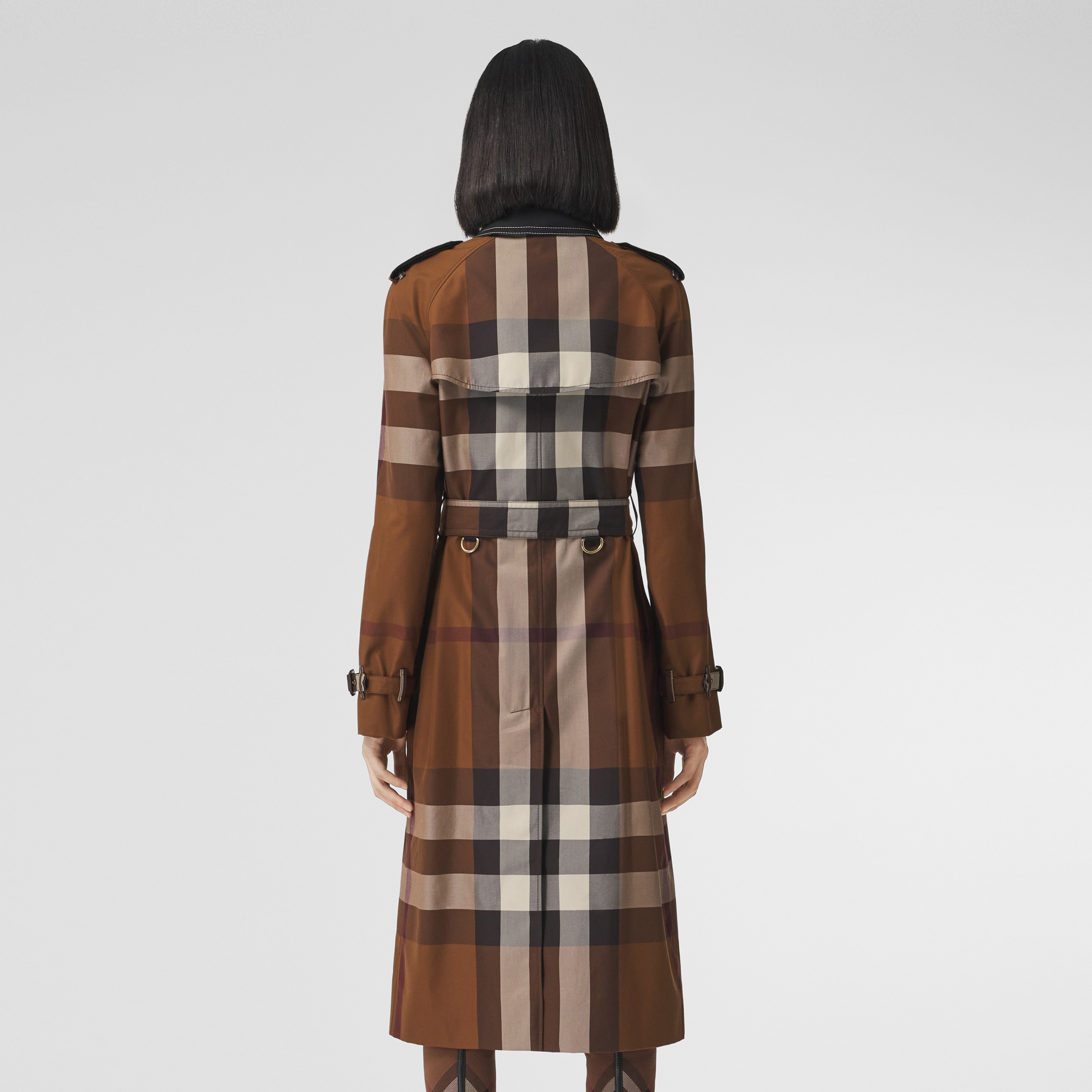 Trench coat de algodão xadrez com recorte contrastante (Marrom Bétula Escuro) - Mulheres | Burberry® oficial - 3
