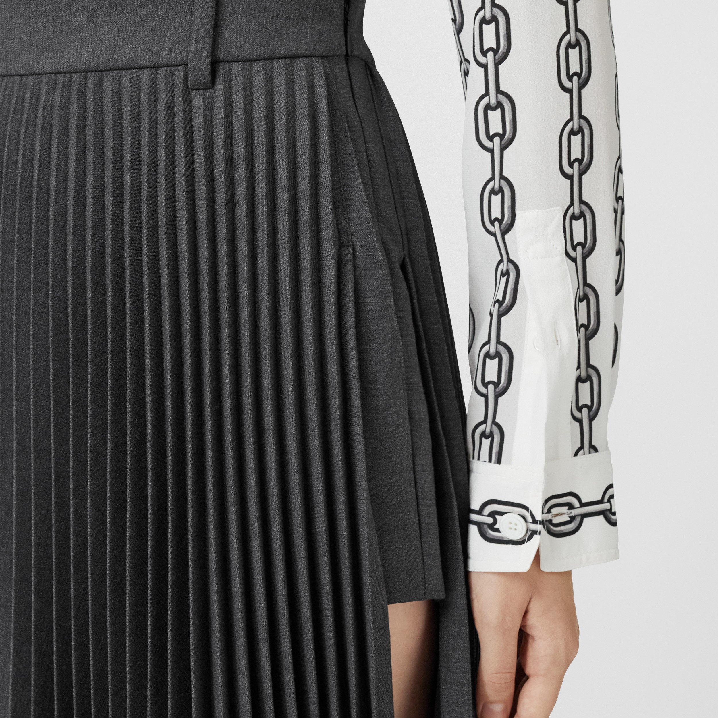 Pleated Panel Wool Blend Shorts in Dark Grey Melange - Women | Burberry® Official - 2