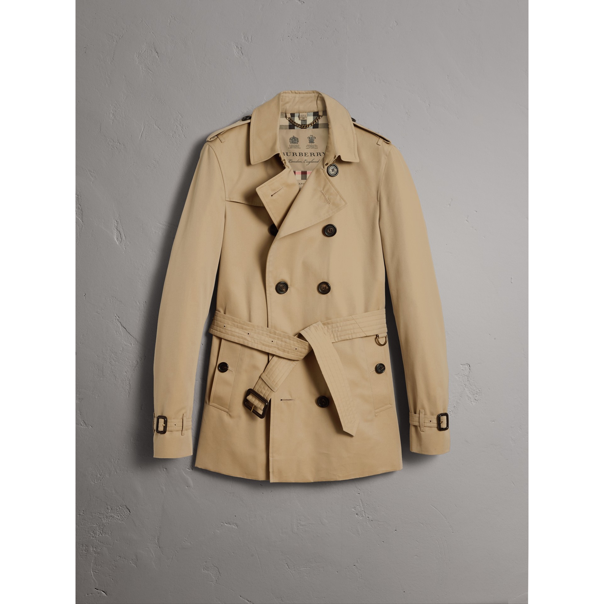 BURBERRY The Chelsea – Short Trench Coat in Honey | ModeSens