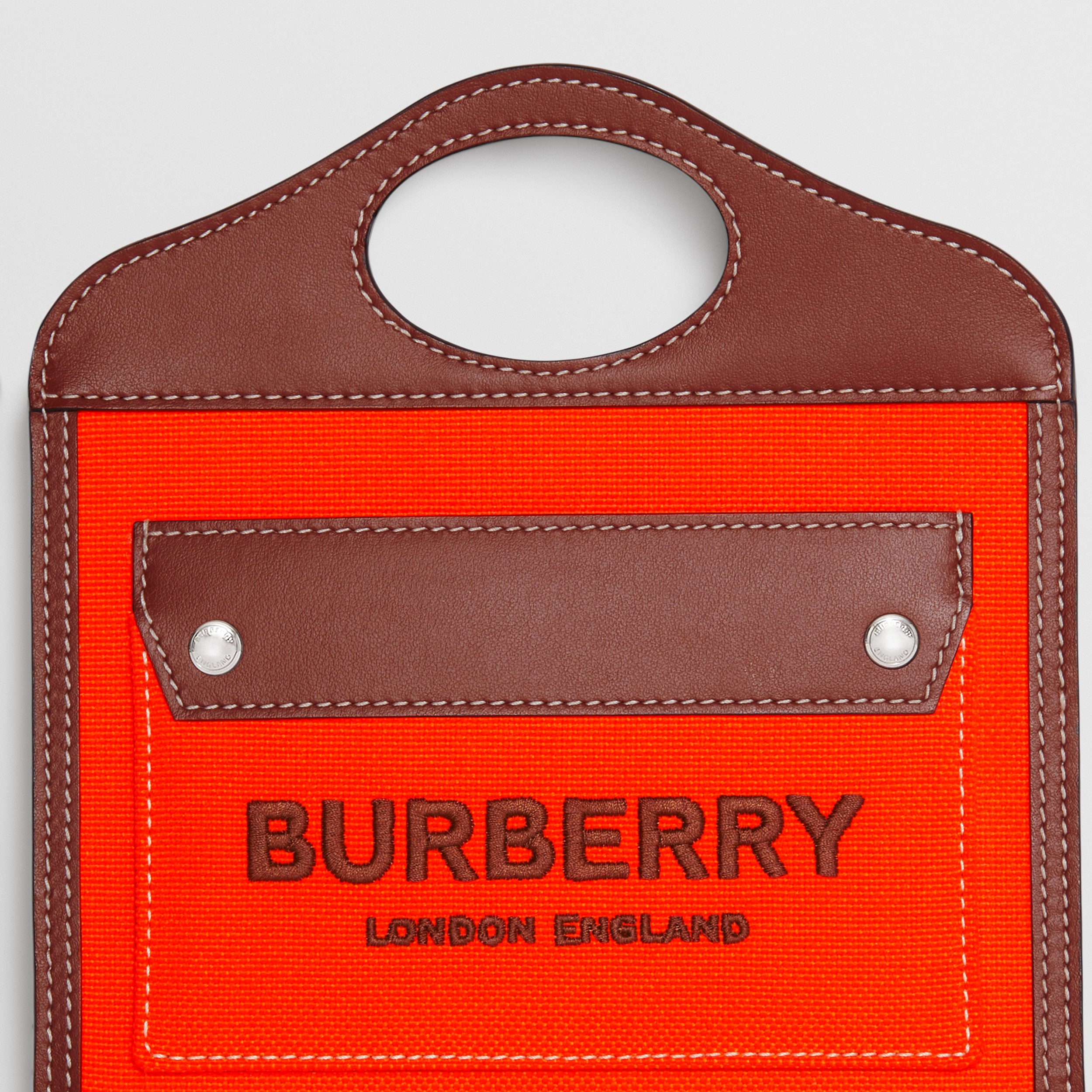 Zweifarbige Pocket Bag aus Canvas und Leder im Mikroformat (Orange) - Damen | Burberry® - 2