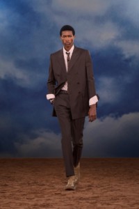 Burberry SS26 Show model Daniel Awaridhe wearing a Wool mohair double-breasted tailored jacket and Equestrian Knight leather belt