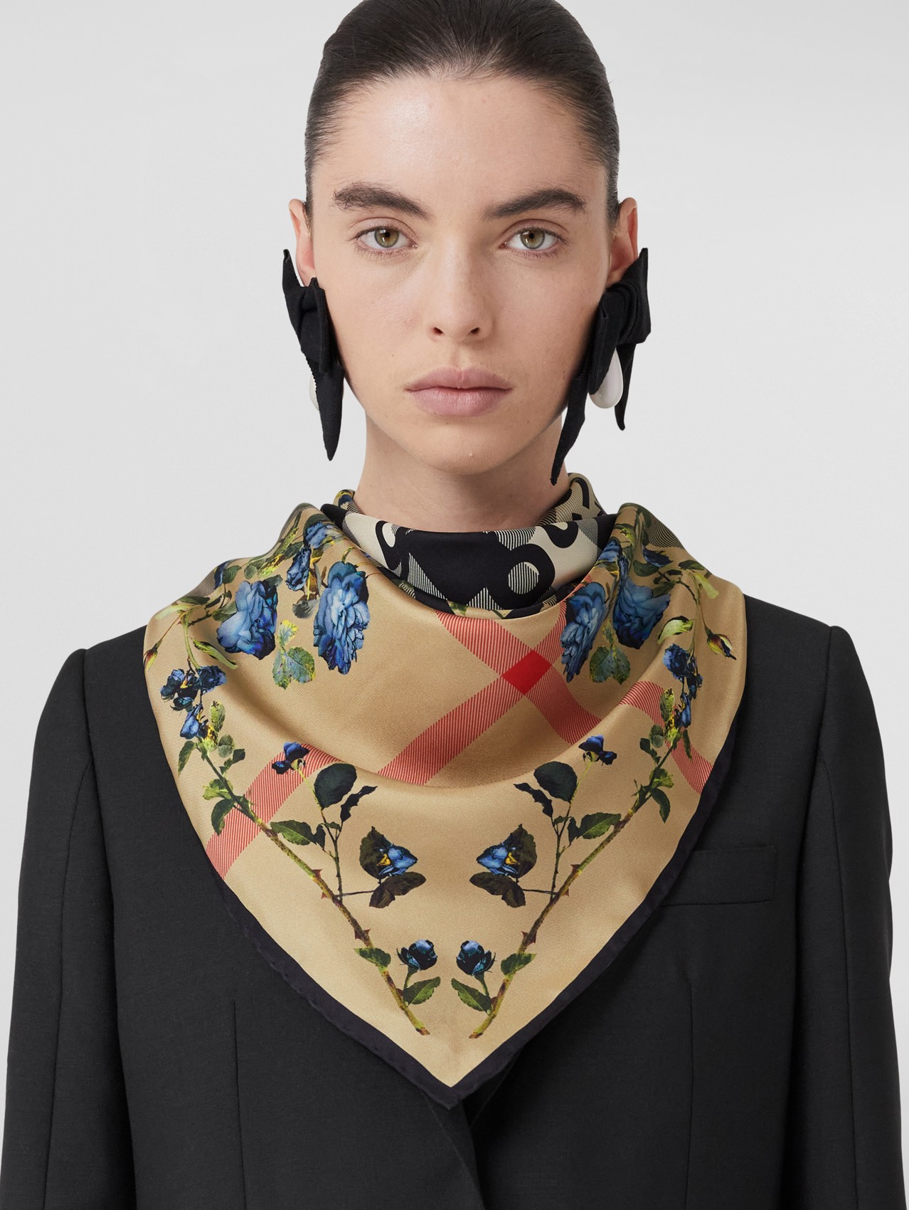 ウィメンズ シルクスカーフ | Burberry® 公式サイト ウィメンズ シルクスカーフ | Burberry® 公式サイト