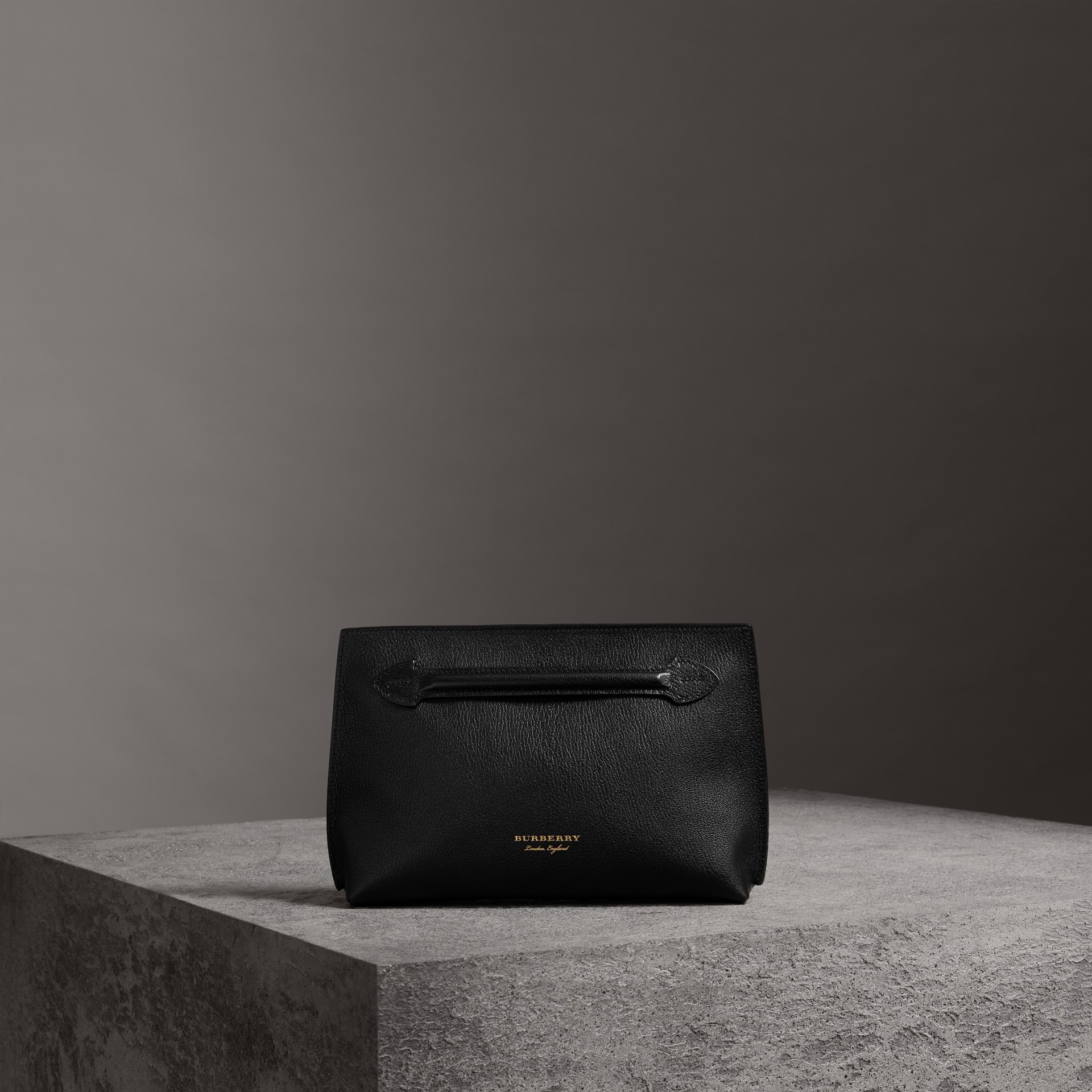 Grainy Leather Wristlet Clutch in Black Women Burberry United States