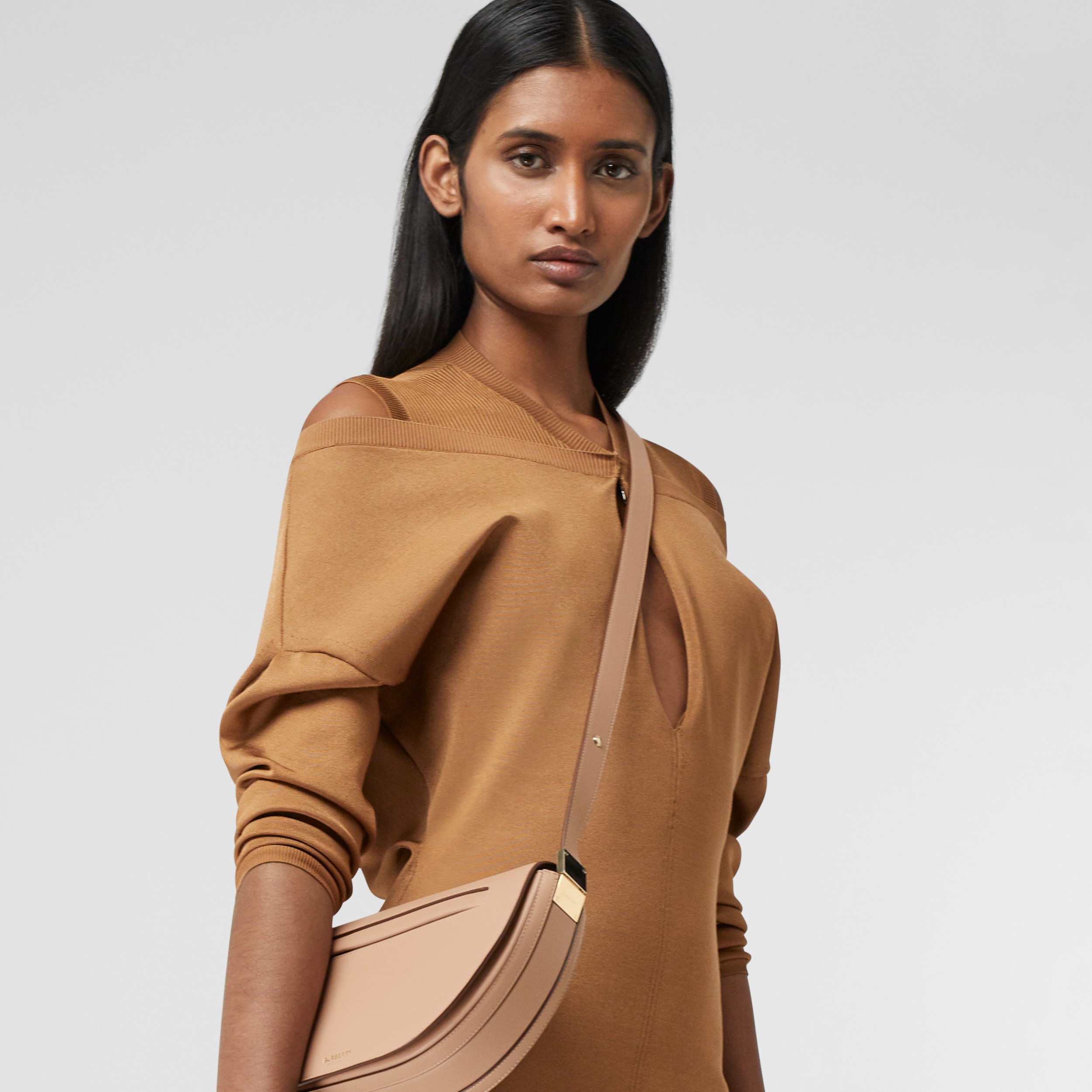 スモール レザー オリンピアバッグ ライトビスケット ウィメンズ バーバリー