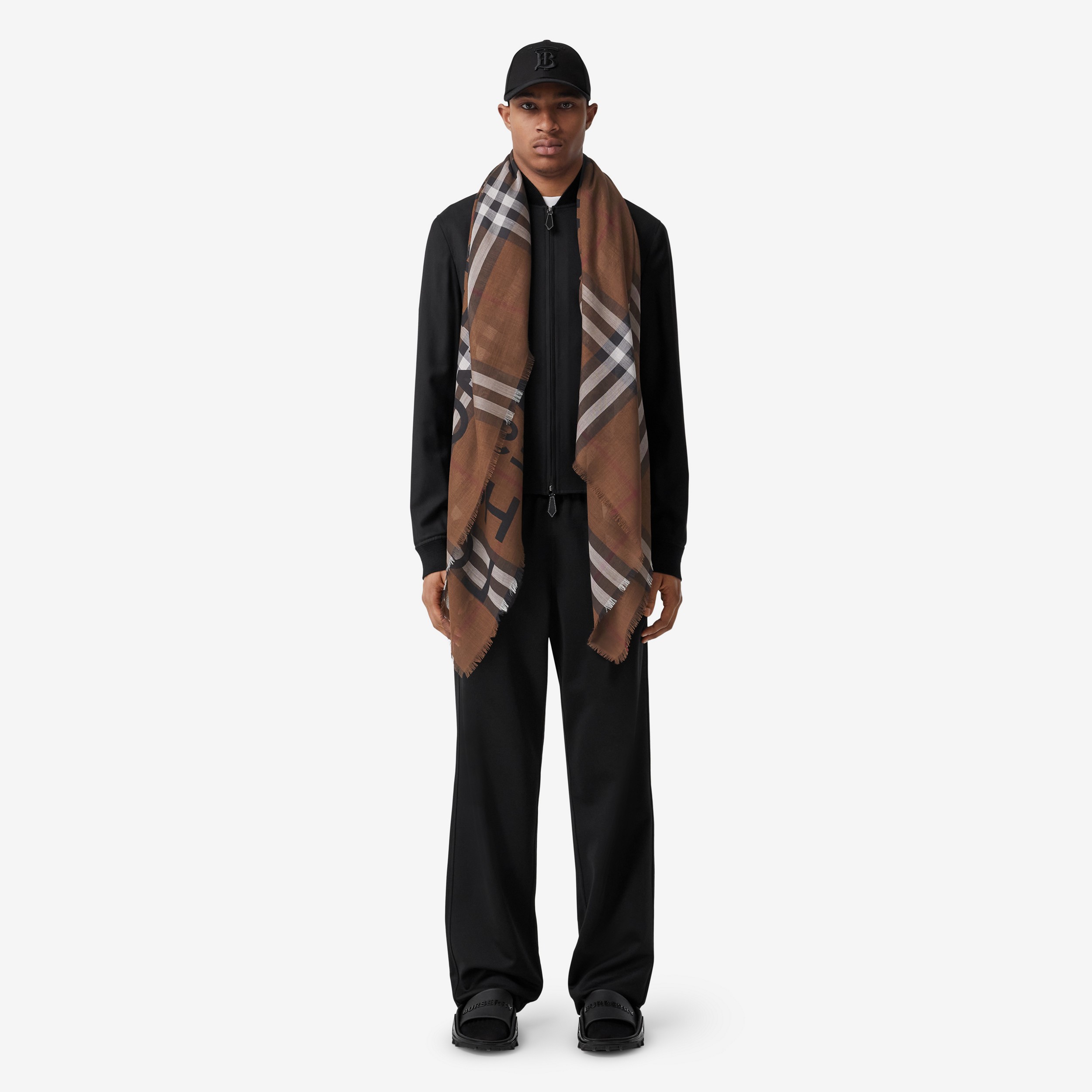 Pañuelo cuadrado grande en lana y seda con collage (Marrón Abedul Oscuro) | Burberry® oficial - 4