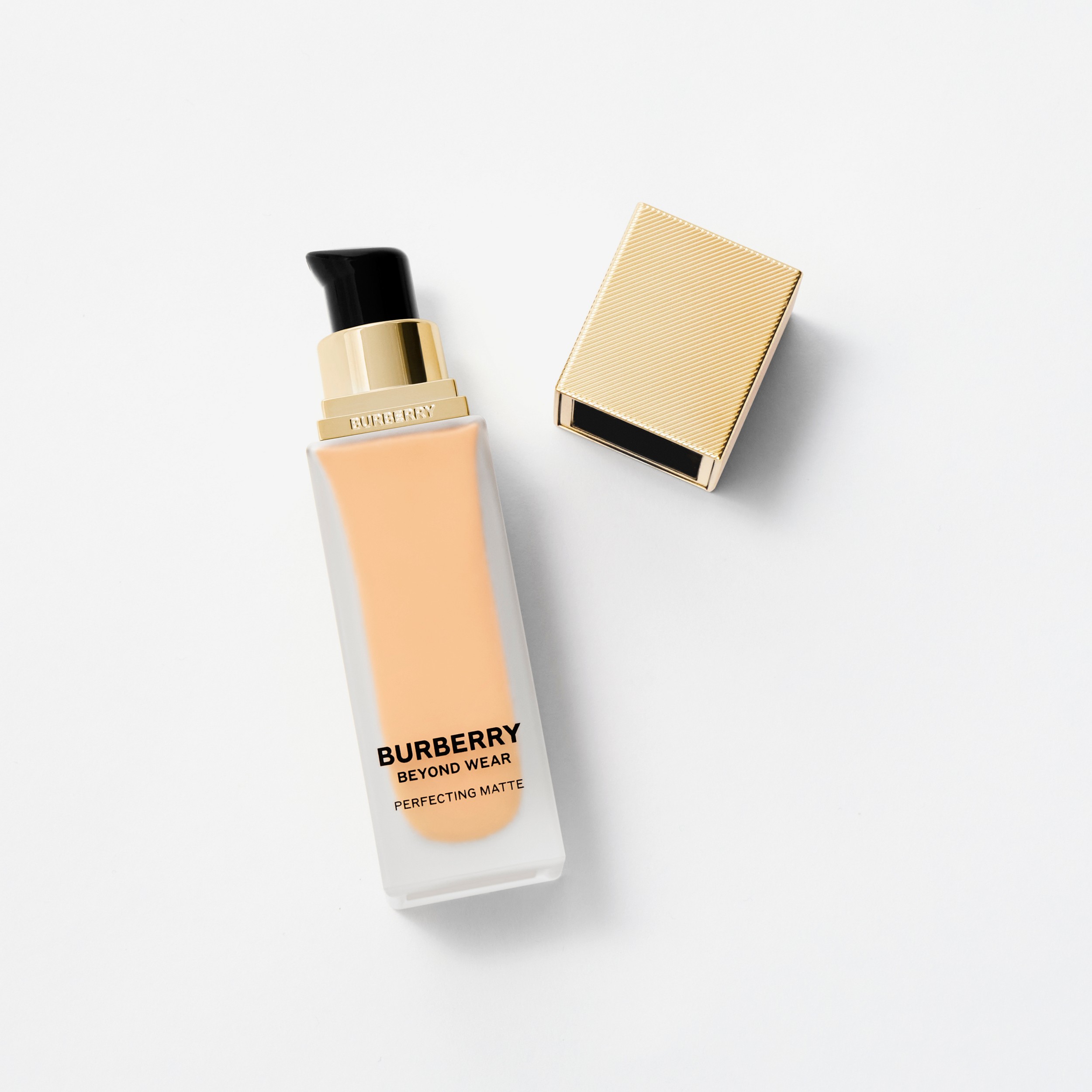 Beyond Wear Perfecting Matte Foundation – 30 Light Warm - Mulheres | Burberry® oficial - 1