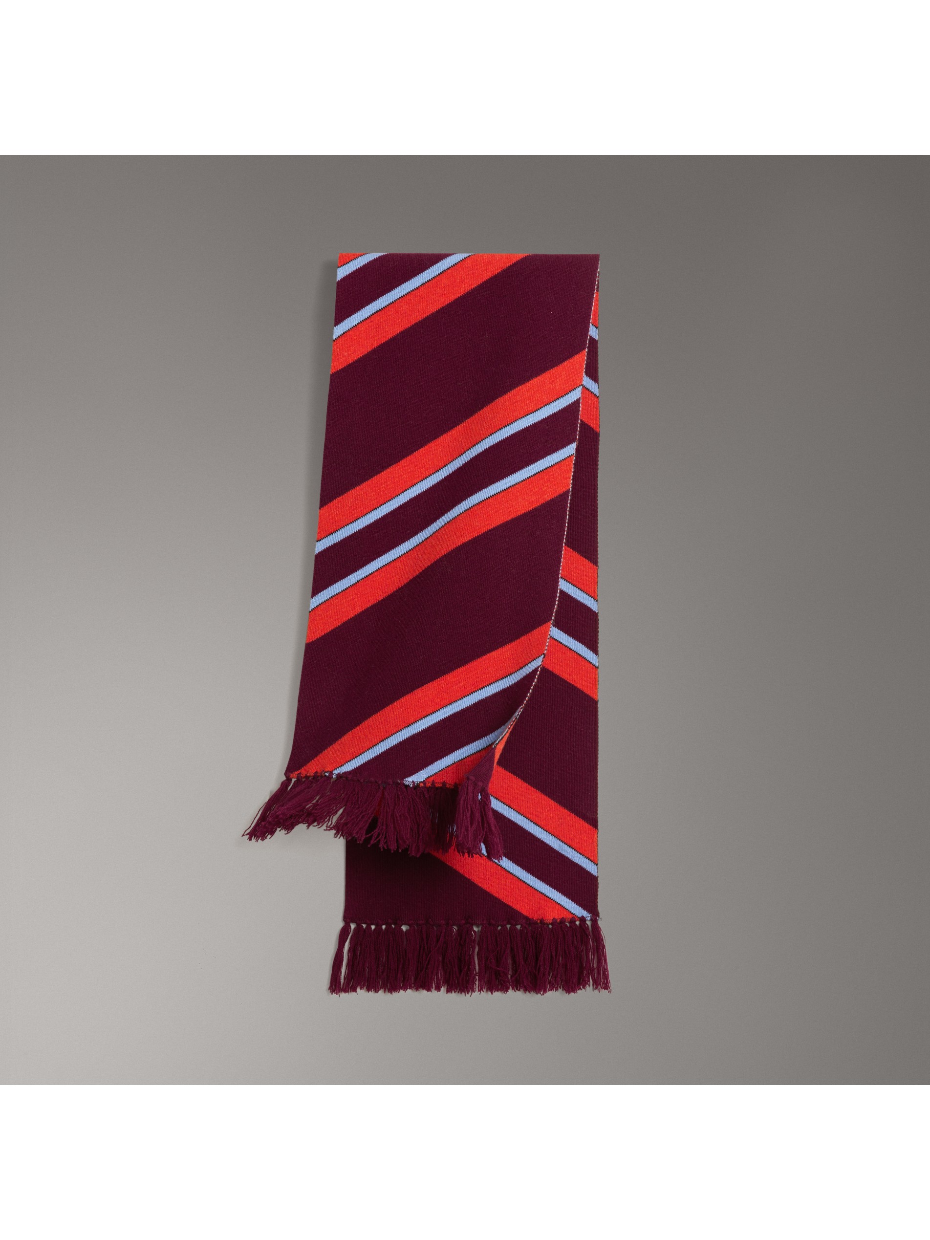 勃艮第酒红色 三色条纹羊绒混纺围巾 产品图片01