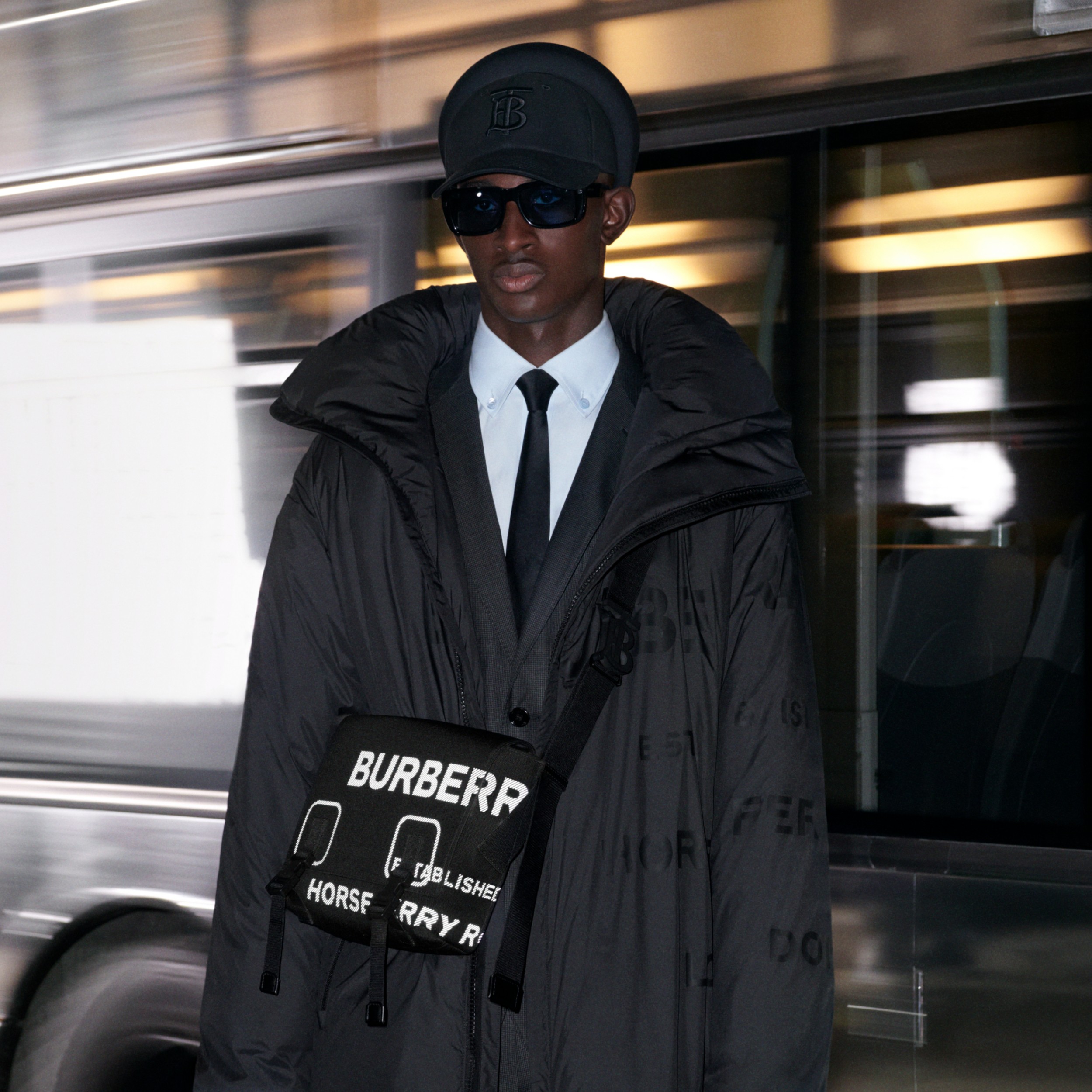 Packaway Hood Horseferry Print Parka in Black - Men | Burberry® Official - 2