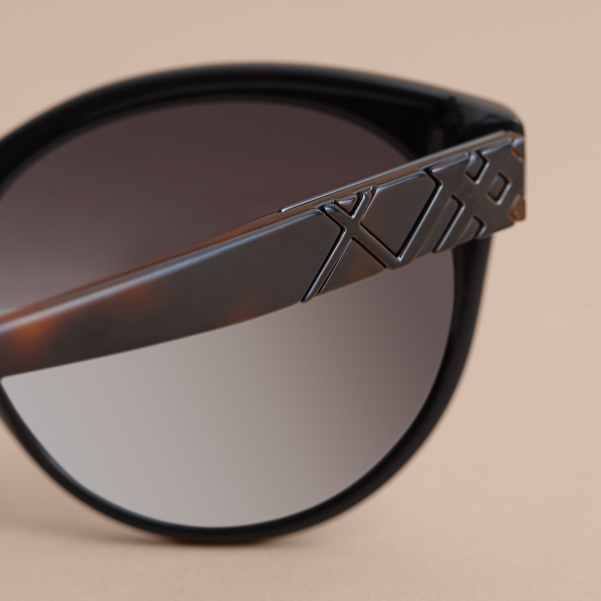 Check Detail Round Frame Sunglasses In Black Women Burberry United States 