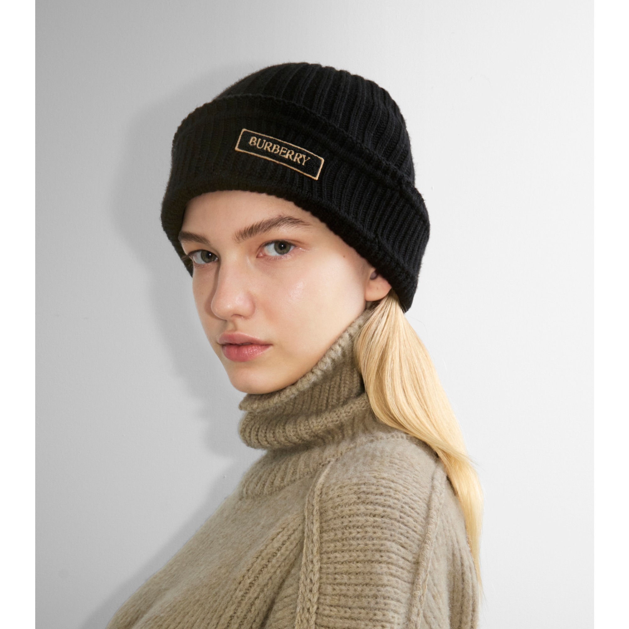 647DFE5E-AF3A-4EB2-AFEF-