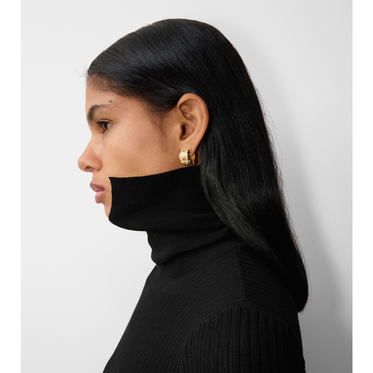  Shield Infinity Hoop Earrings