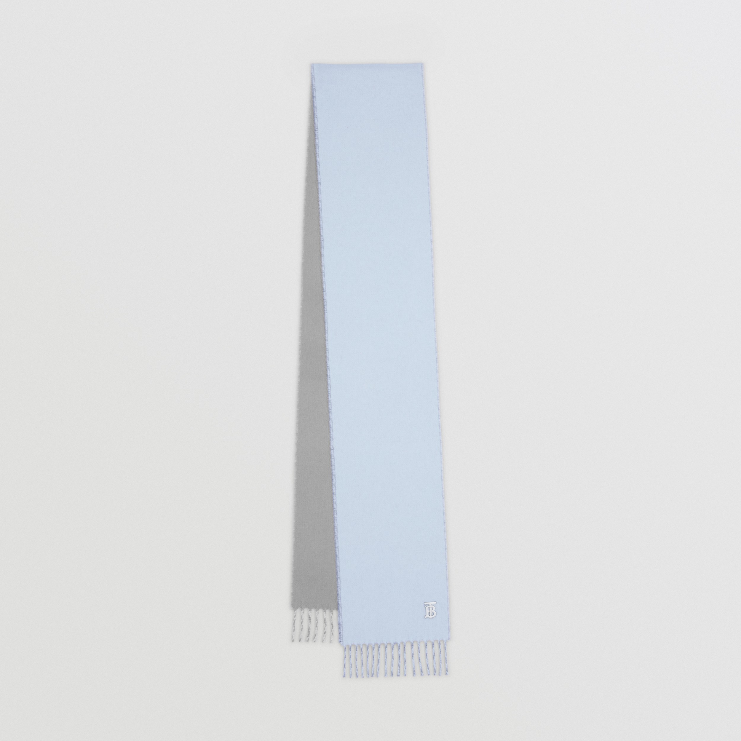 Bufanda reversible en cachemir con detalle de monograma (Azul Pálido/gris Nube) | Burberry® oficial - 1