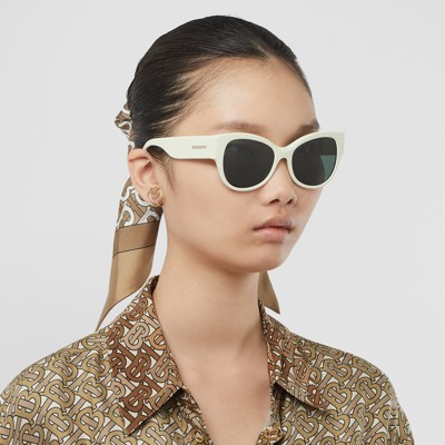 Butterfly Frame Sunglasses in Pistachio 