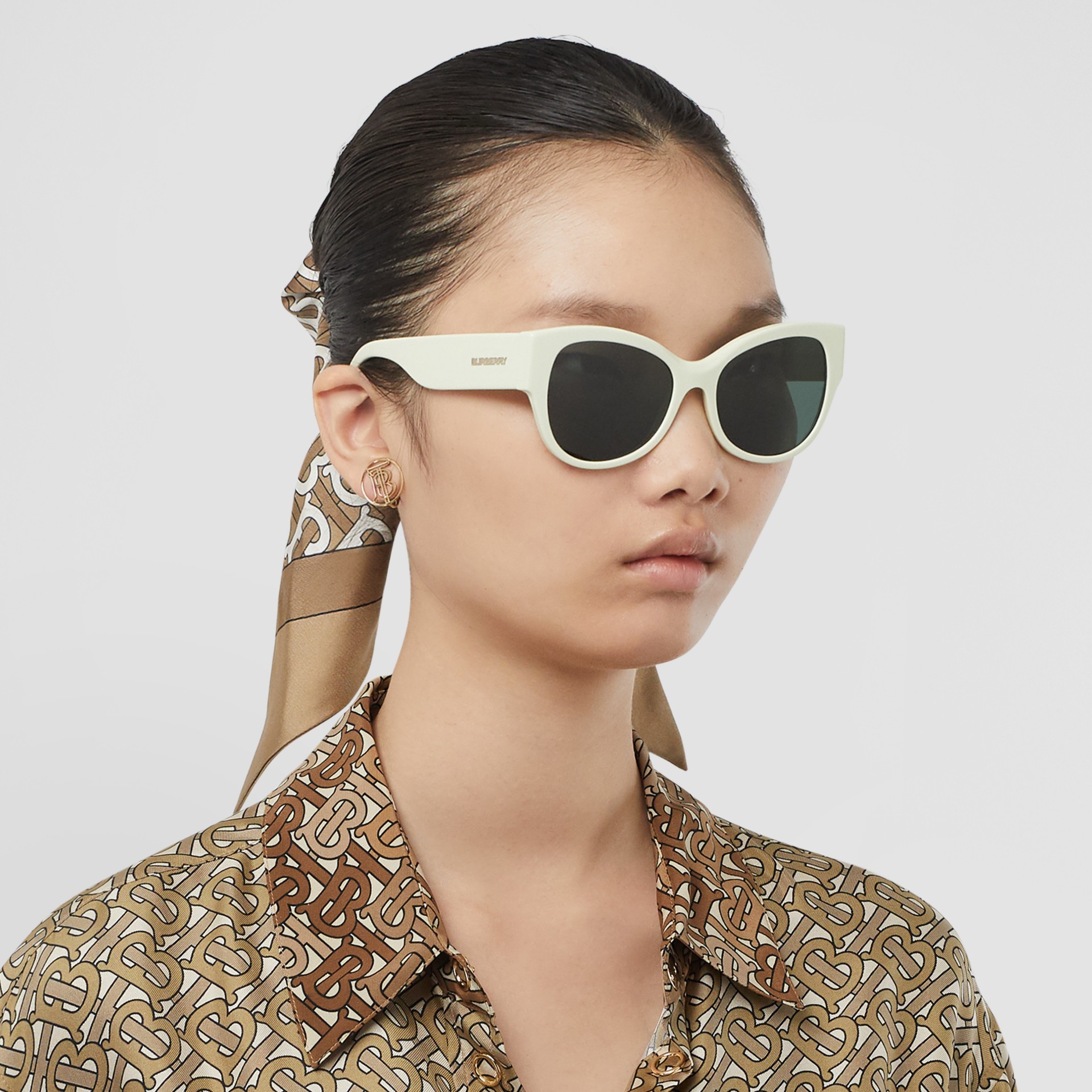 Butterfly Frame Sunglasses in Pistachio - Women | Burberry United Kingdom