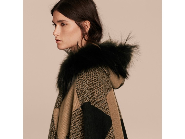 Fur-trimmed Buffalo Check Wool Cashmere Poncho Camel | Burberry