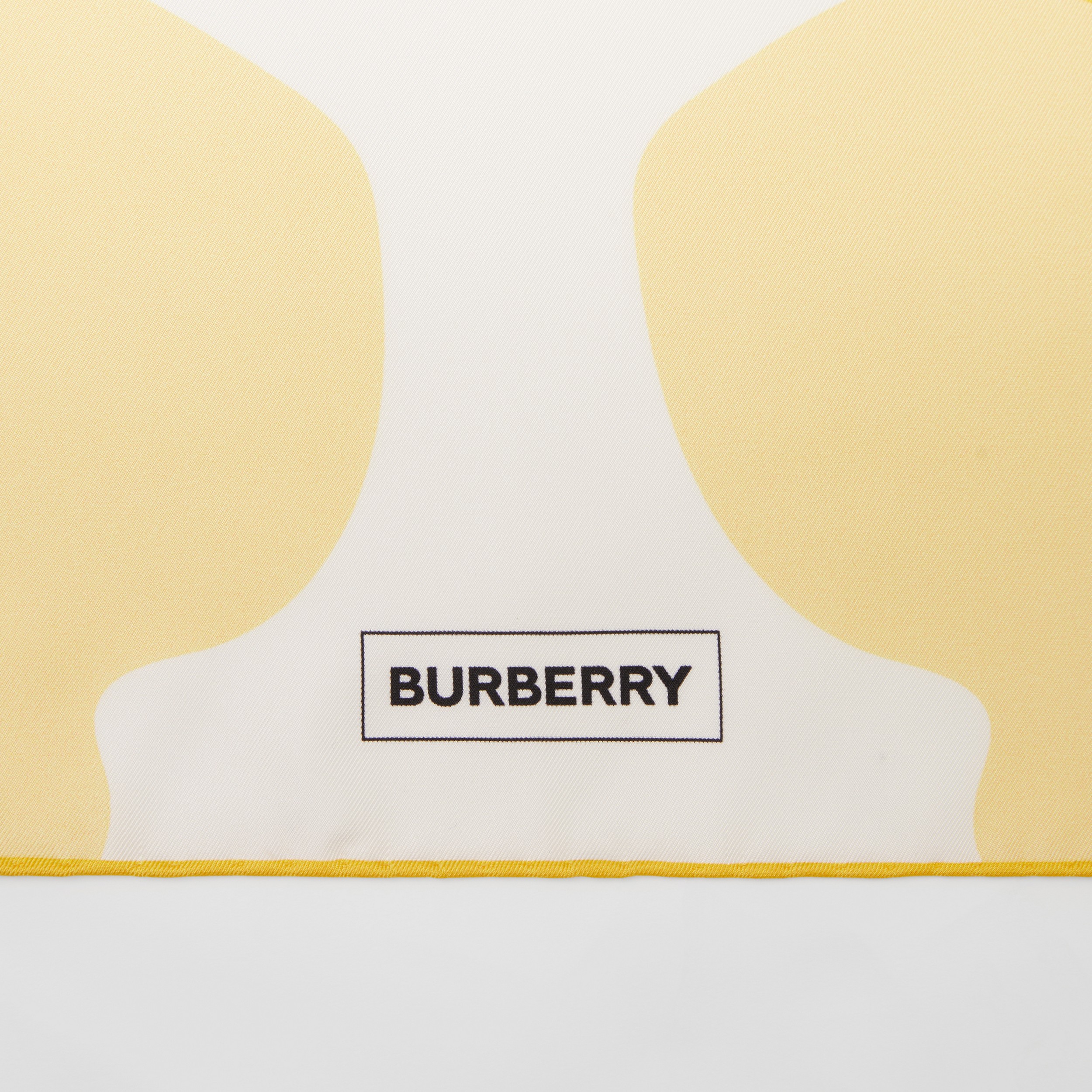 Pañuelo cuadrado en seda con motivo abstracto (Amarillo) | Burberry® oficial - 2