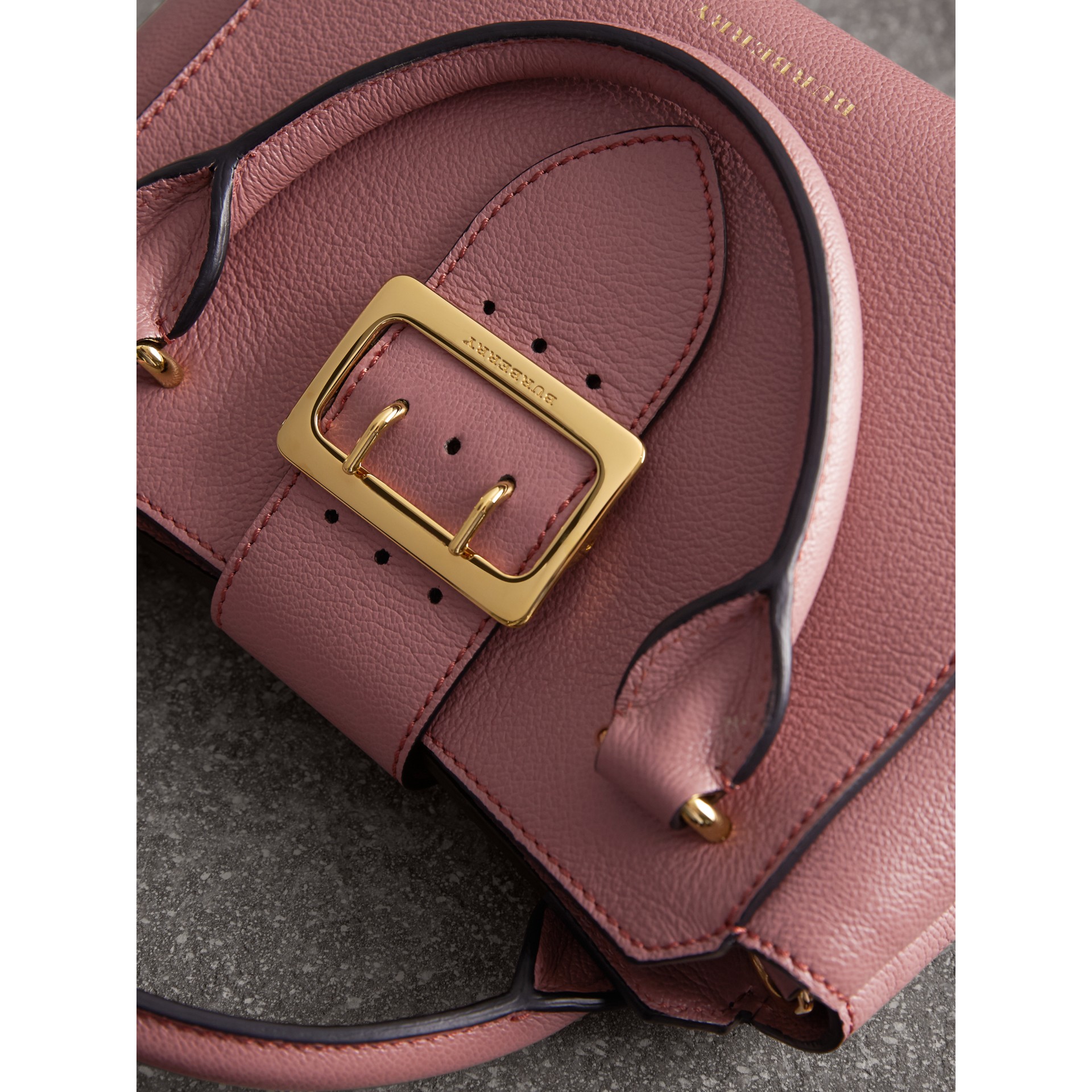 The Small Buckle Tote in Grainy Leather in Dusty Pink Women