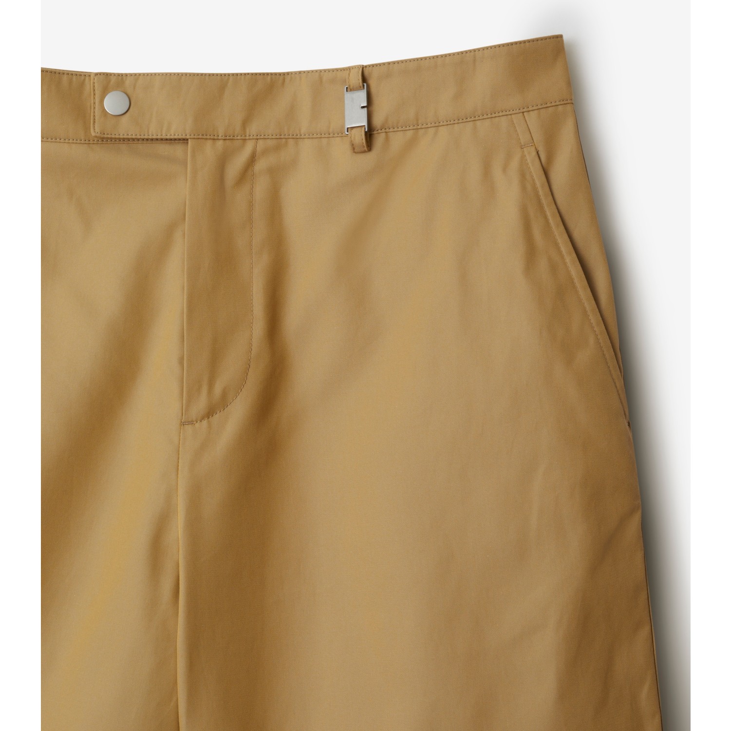 Pantalones chinos cortos en algodón