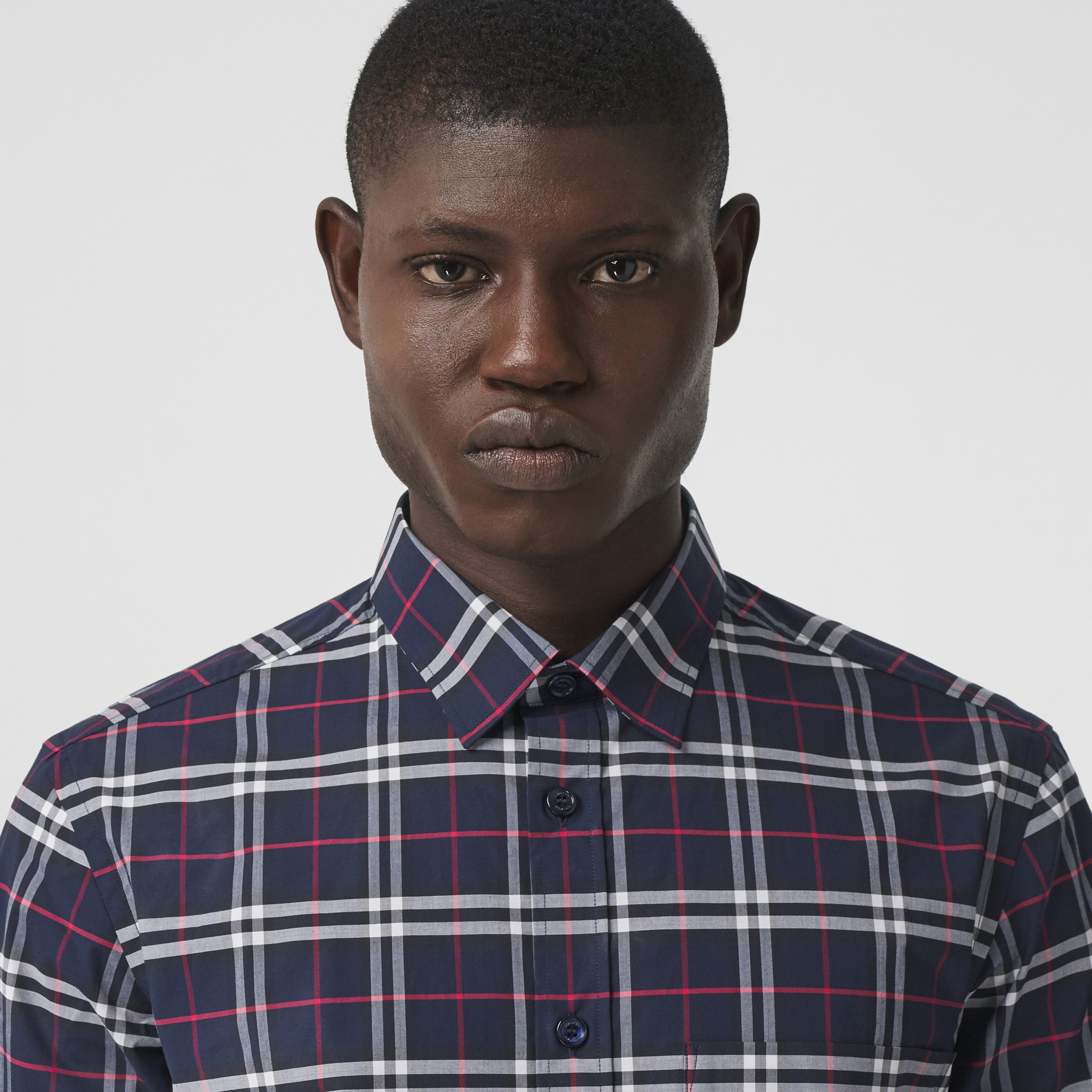 Short-sleeve Small Scale Check Stretch Cotton Shirt in Navy - Men | Burberry® Official - 2