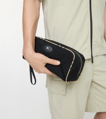 BURBERRY ストライプ ポーチ カラビナ付き BURBERRY（バーバリー） ストラップ付き カードケース MS ID LANYARD