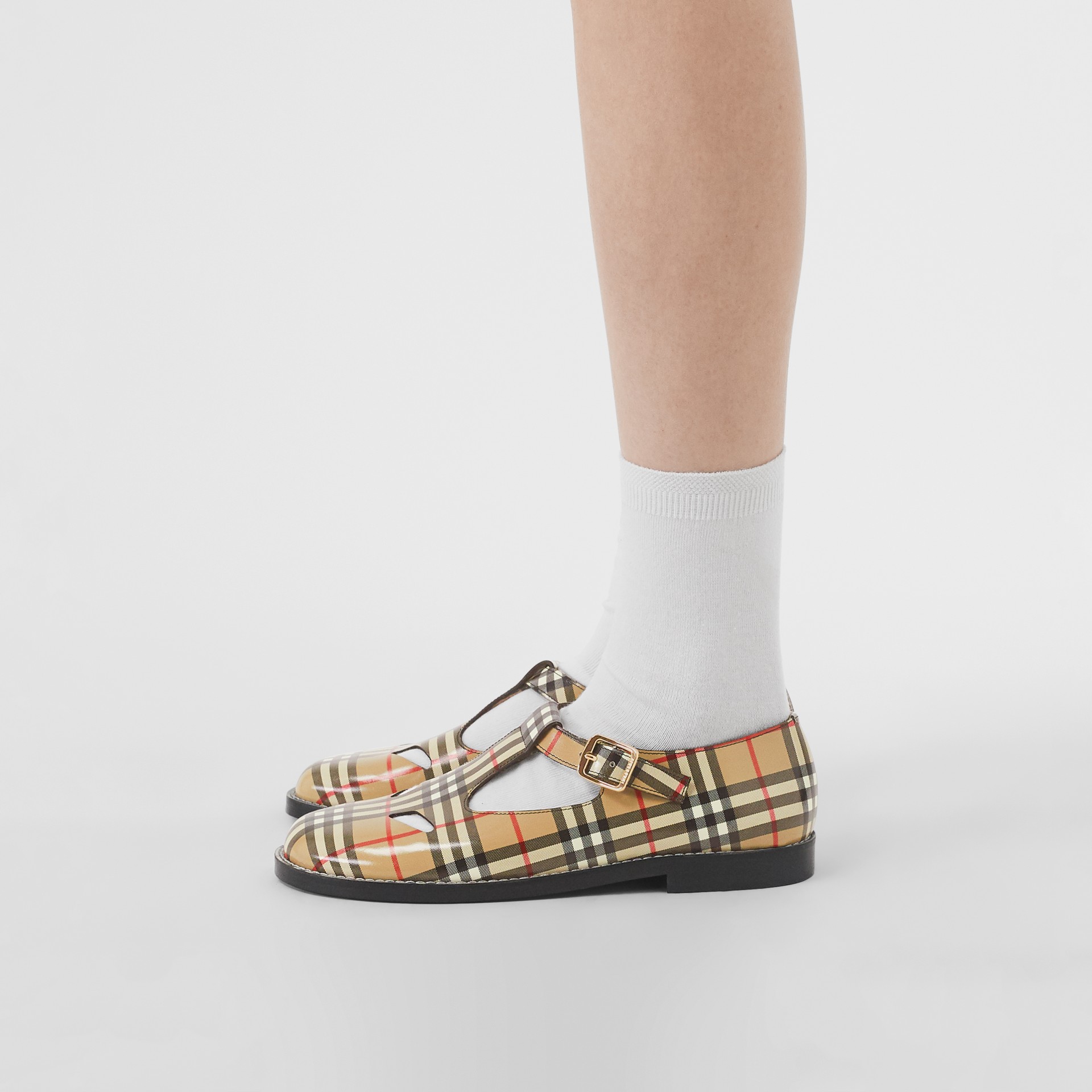 burberry t strap shoes
