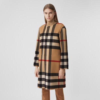 robe motif burberry