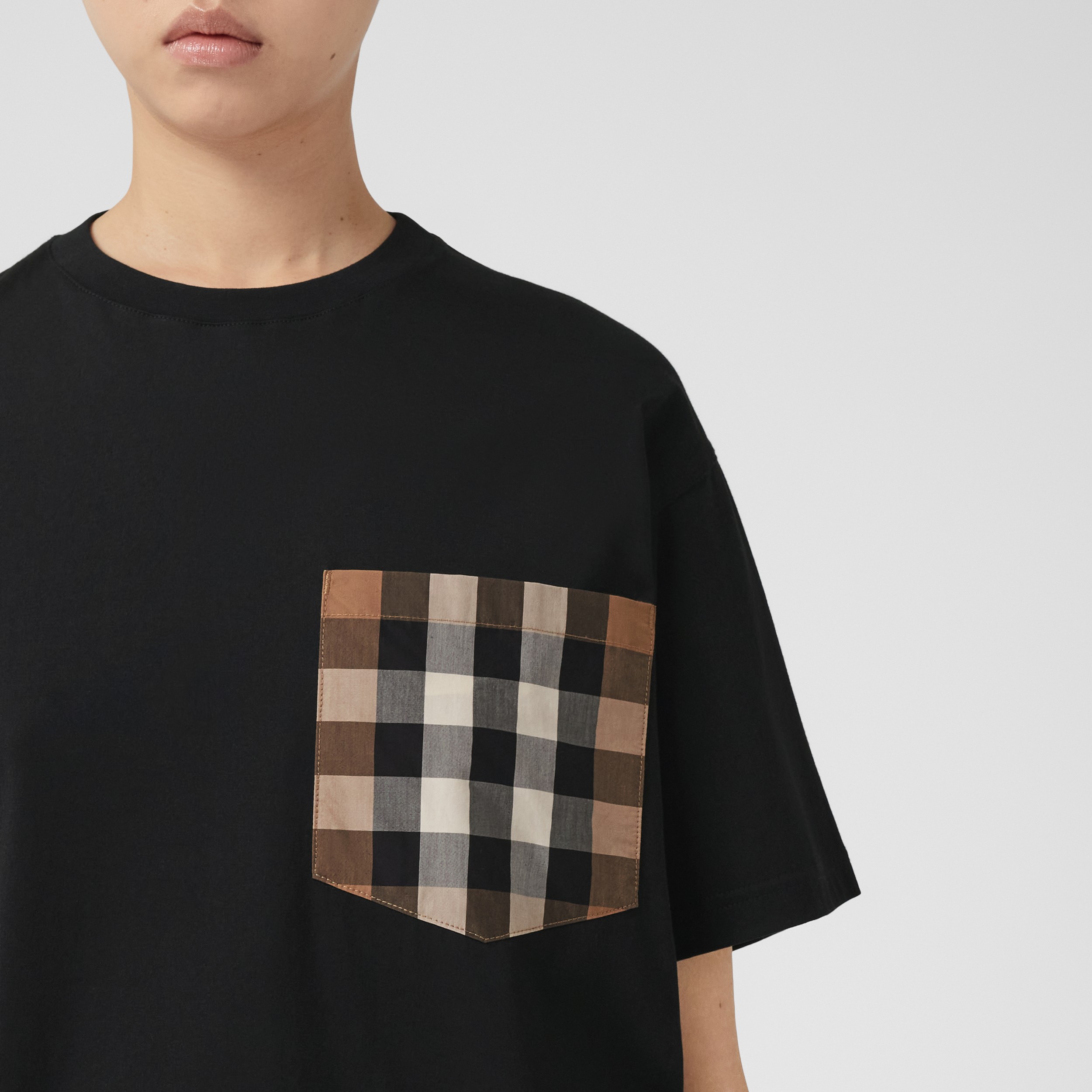 Check Pocket Cotton Oversized T-shirt in Black - Women | Burberry® Official - 2