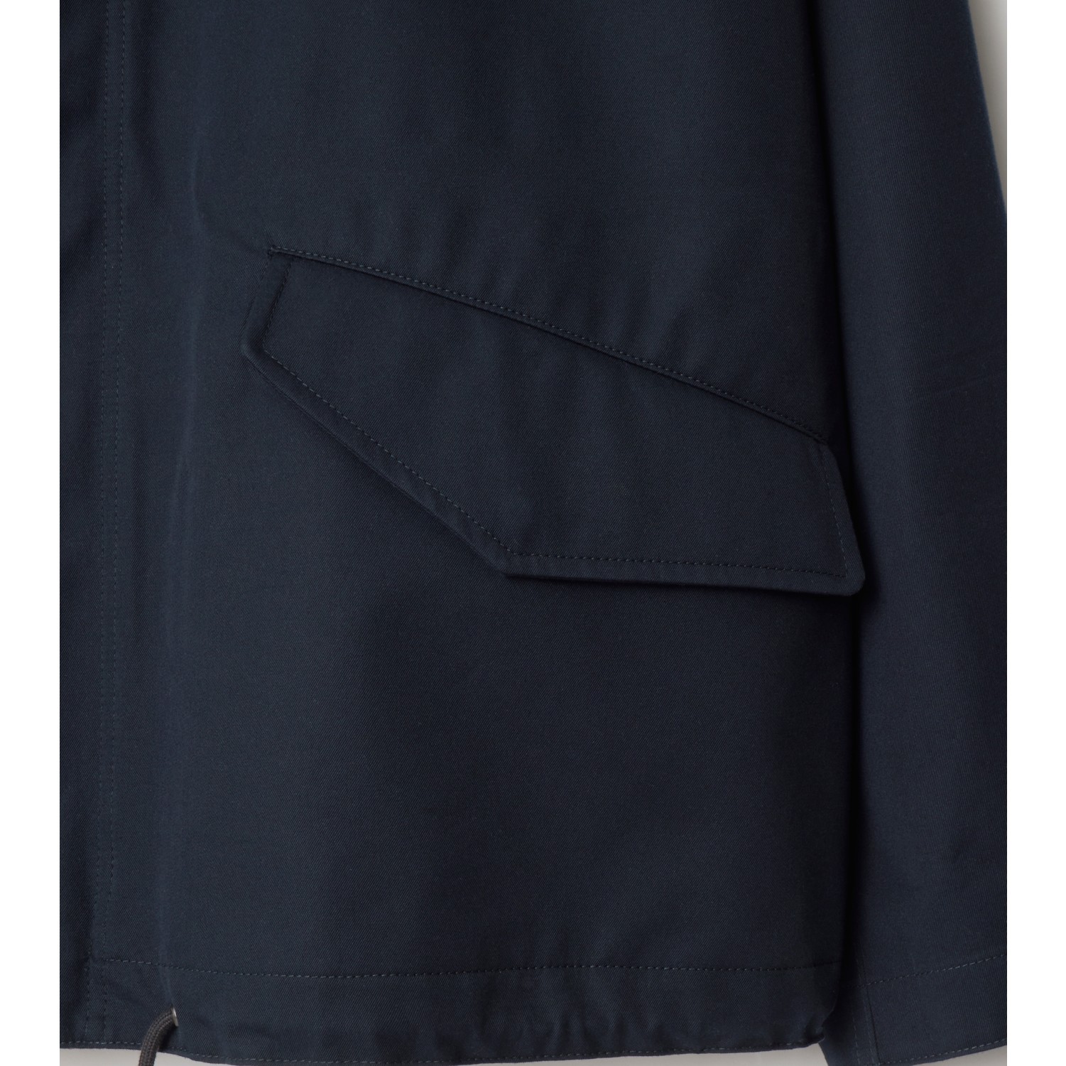 Parka courte en gabardine liée