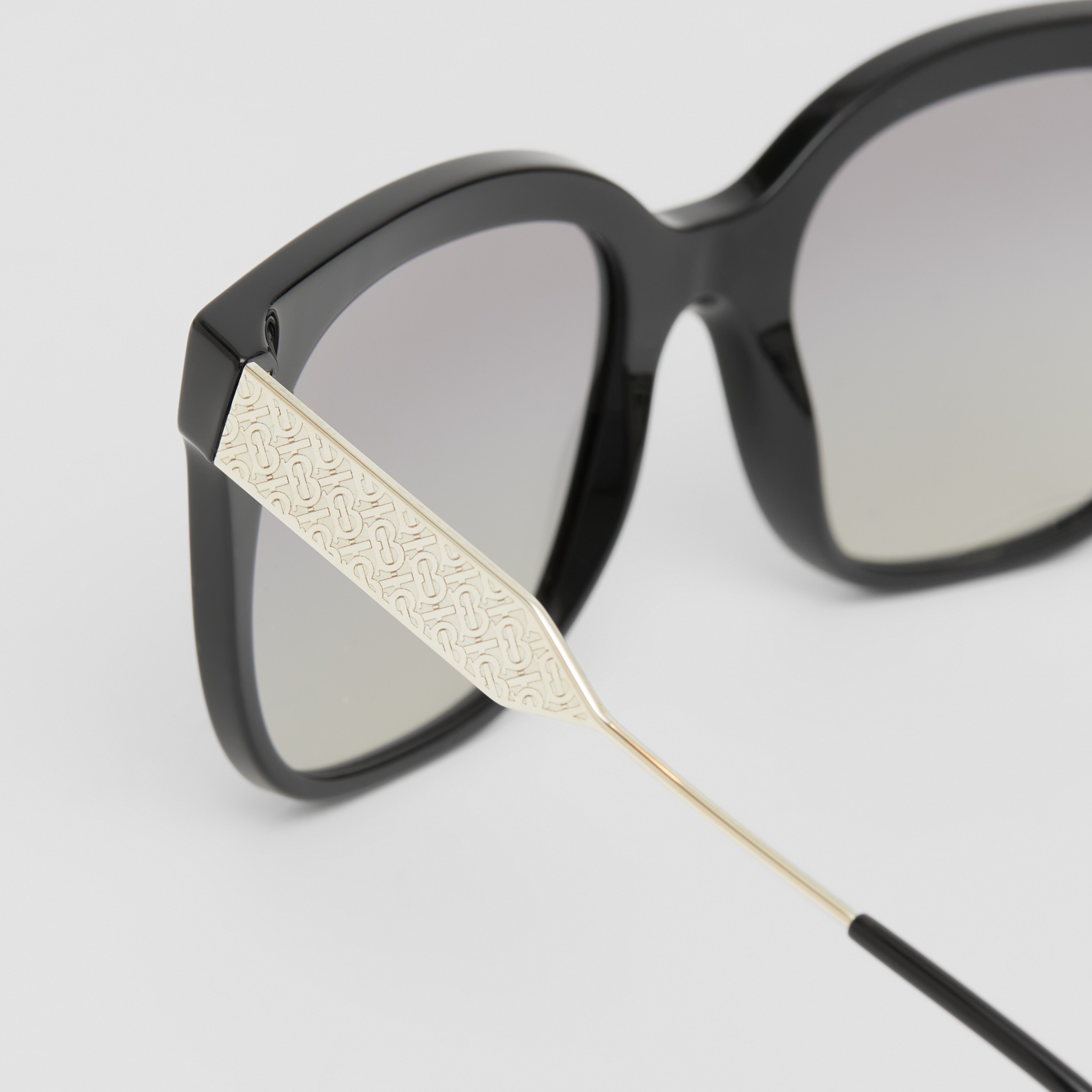 burberry butterfly glasses