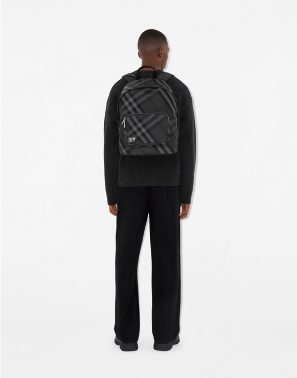 メンズ デザイナー バックパック | Burberry® 公式サイト メンズ デザイナー バックパック | Burberry® 公式サイト