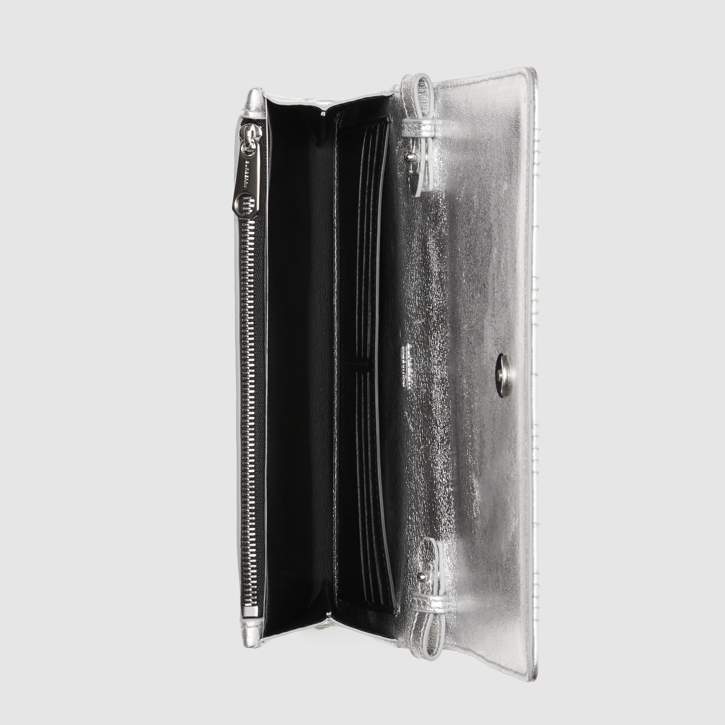 Brieftasche „Lola“ aus gestepptem Lammleder mit abnehmbarem Riemen (Silberfarben) - Damen | Burberry® - 4
