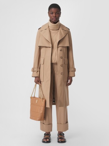 Burberry®️ oficial | Marca británica de moda y belleza de lujo