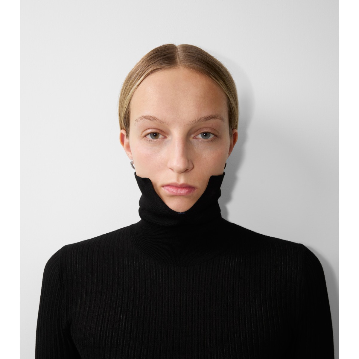  Shield Slim Earrings