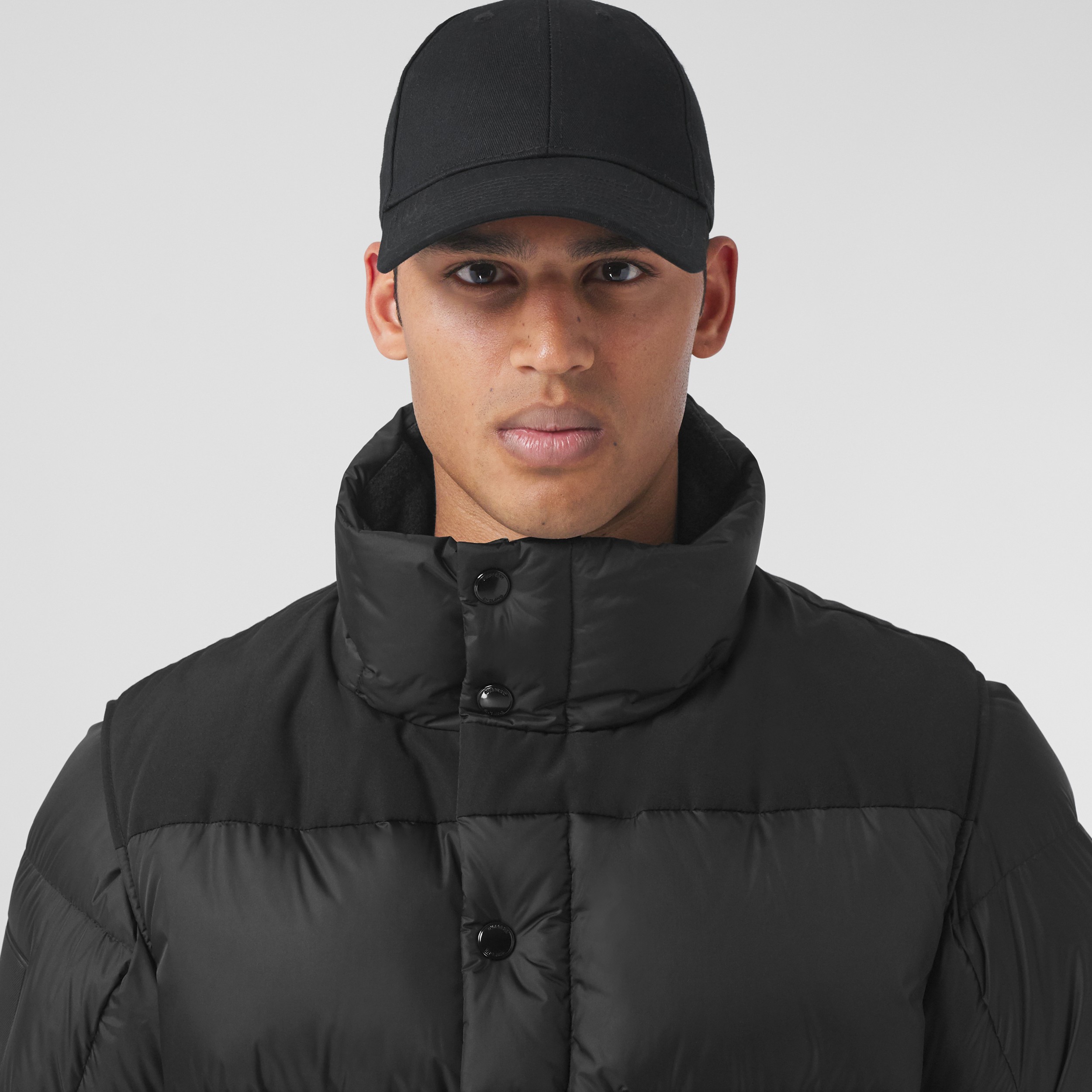 Detachable Sleeve Hooded Puffer Jacket in Black - Men | Burberry® Official - 2
