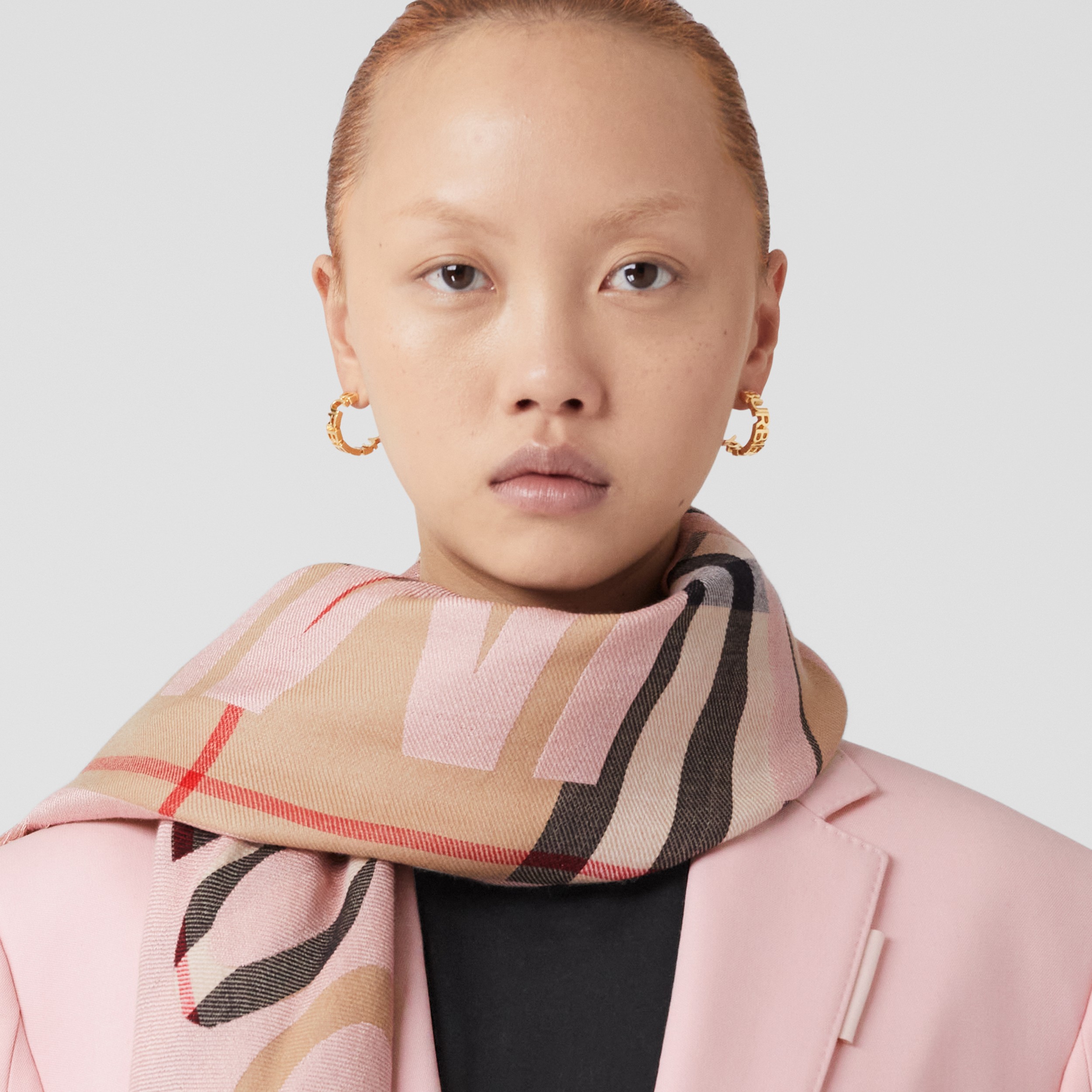 Montage Print Lightweight Silk Cashmere Scarf in Misty Blush | Burberry® Official - 3