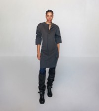 Model in Wool safari dress in grey black 