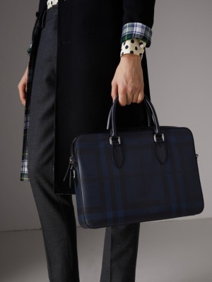 burberry suit carrier